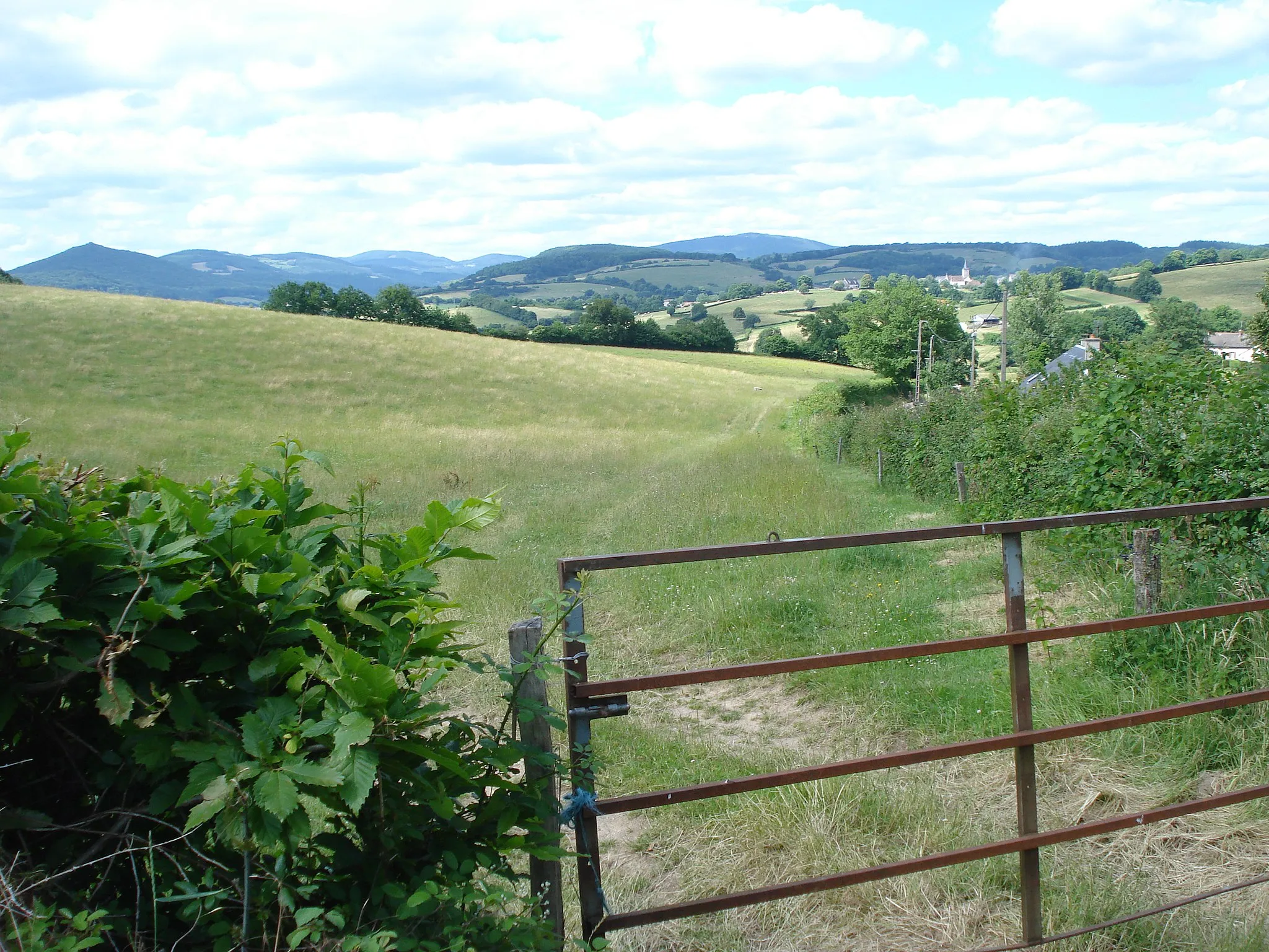 Photo showing: Le Haut Morvan et Millay, vue du sud.