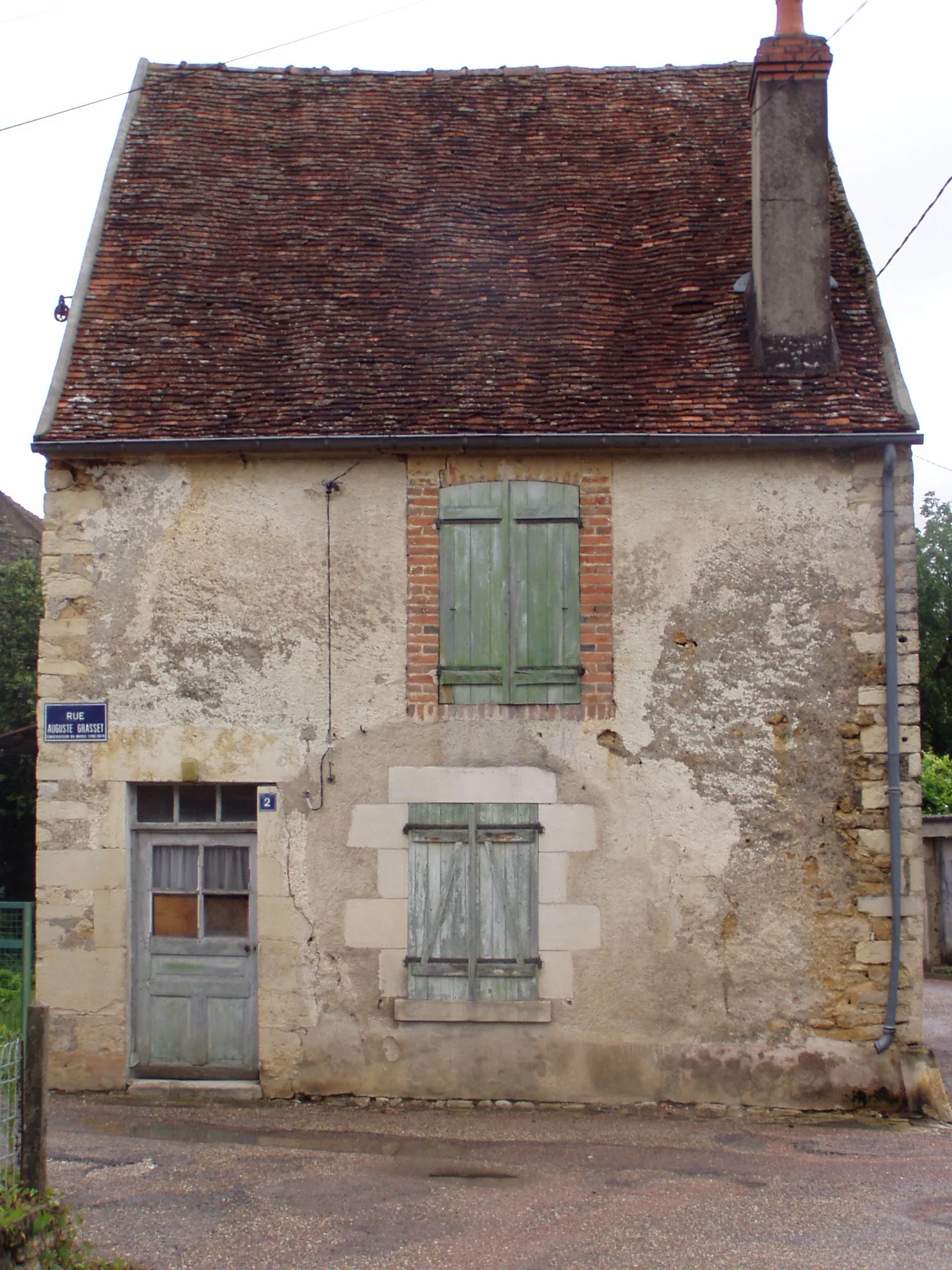 Photo showing: Varzy (Nièvre), rue Auguste Grasset.