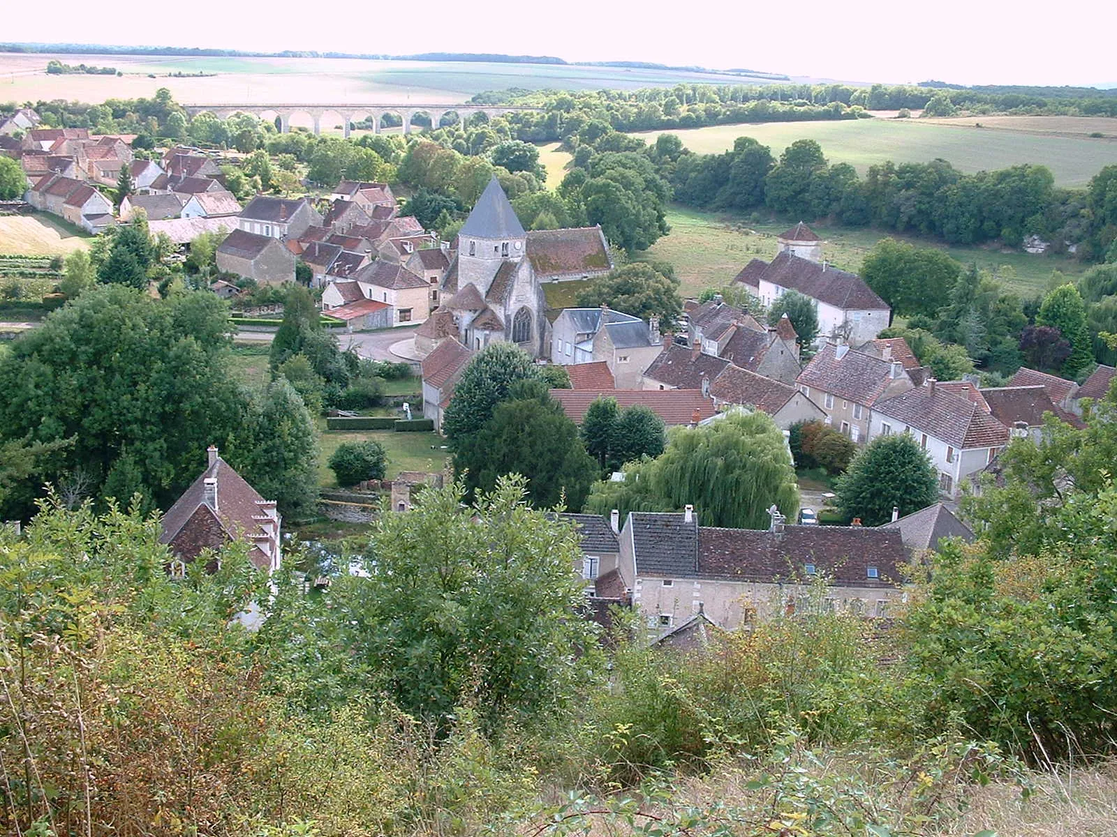 Photo showing: Druyes-les-belles-Fontaines, Yonne) - vue depuis le château