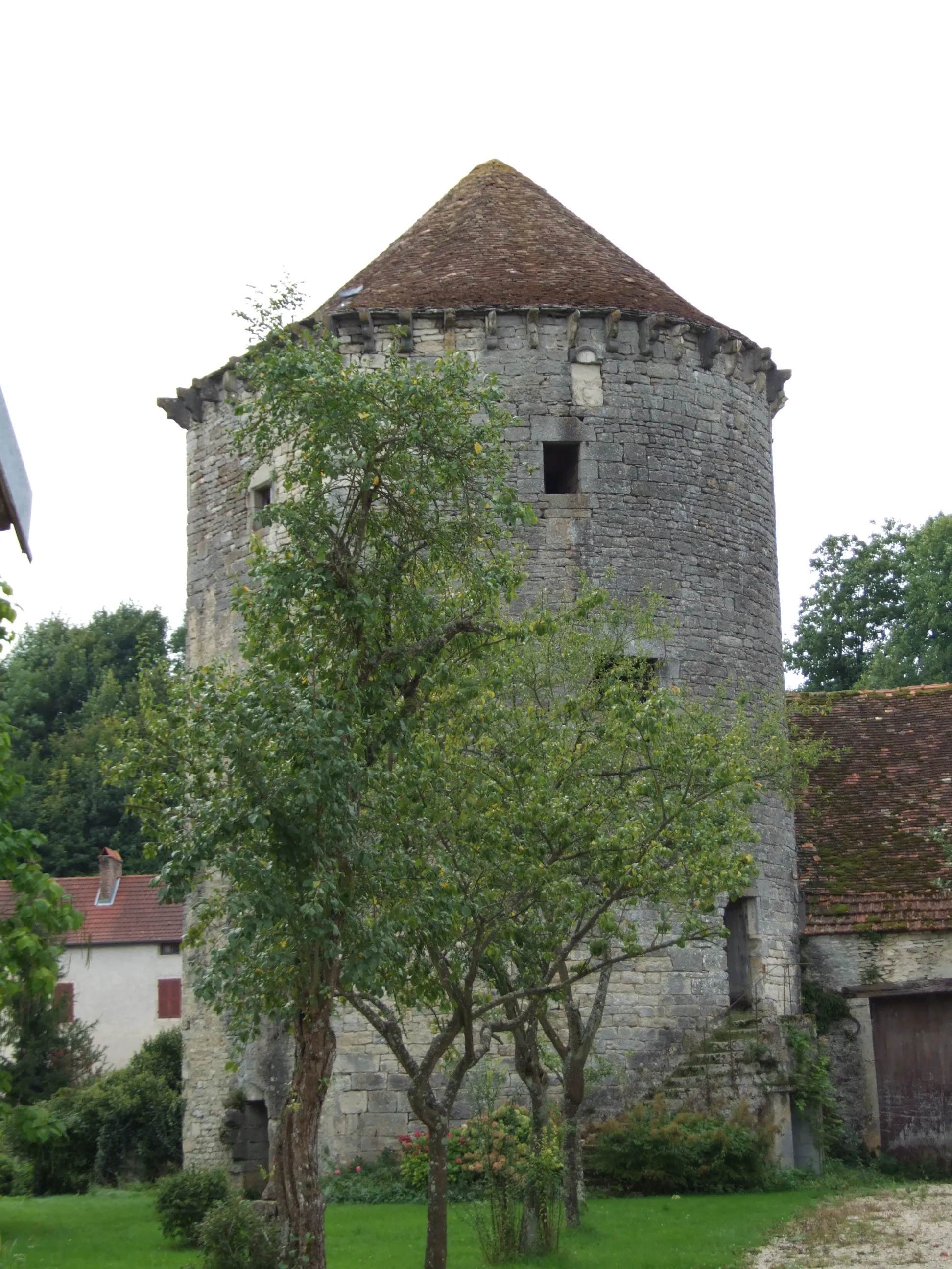 Photo showing: Tour des Chaux, Bèze, Côte d'Or, Bourgogne, FRANCE