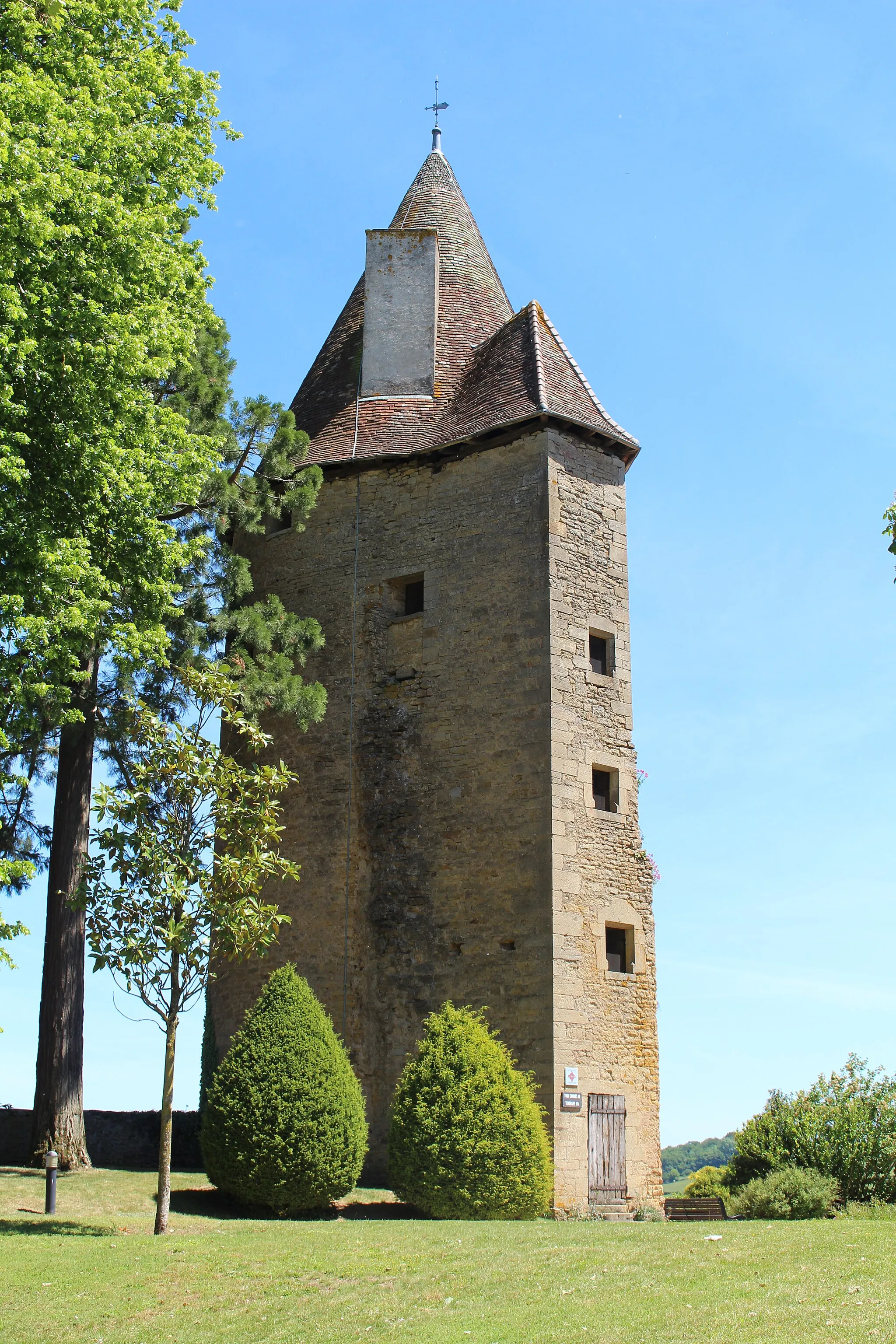 Photo showing: Tour de Charles-Le-Téméraire à Charolles.