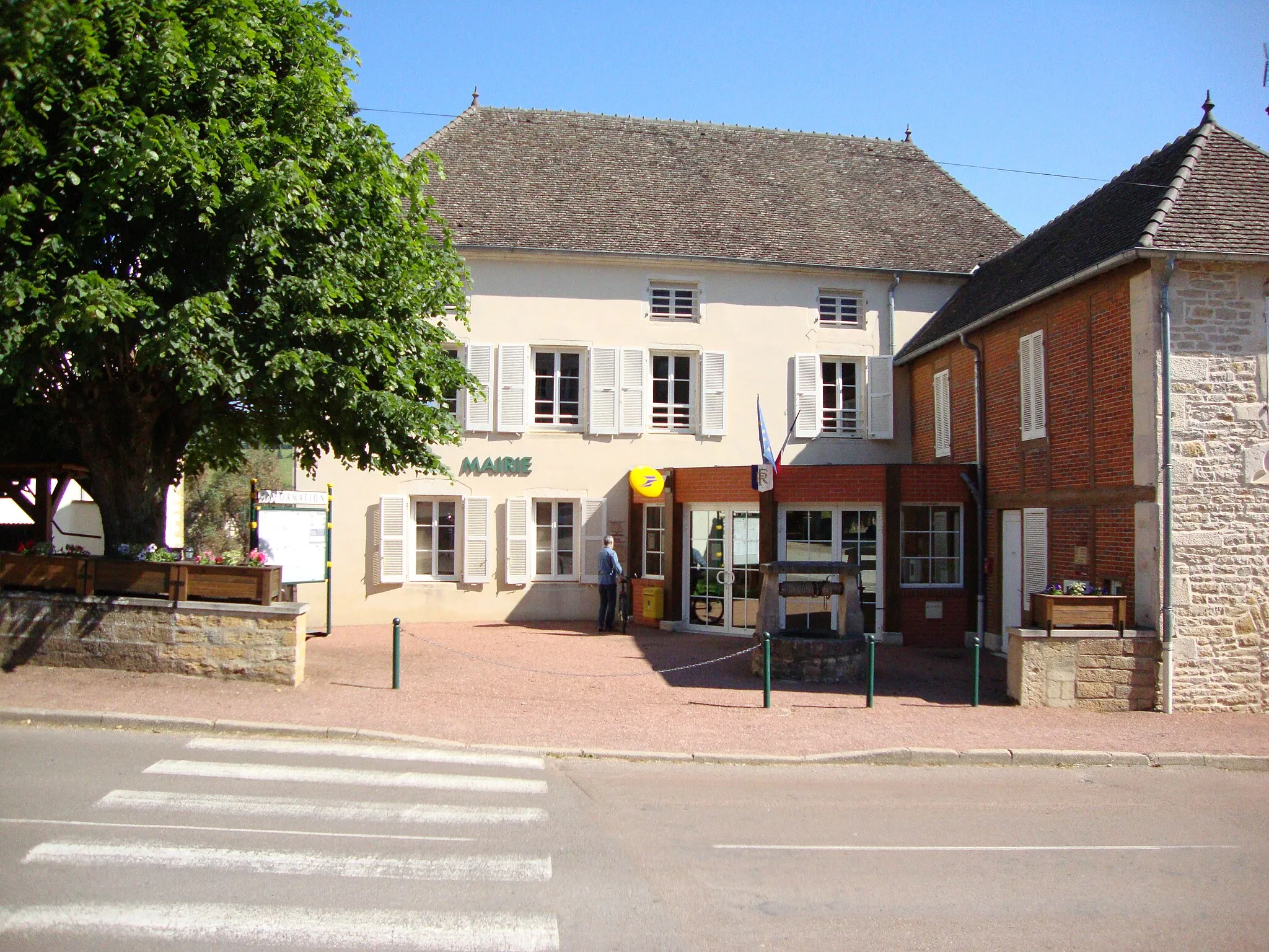 Photo showing: Saint-Désert (Saône-et-Loire, Fr) town hall