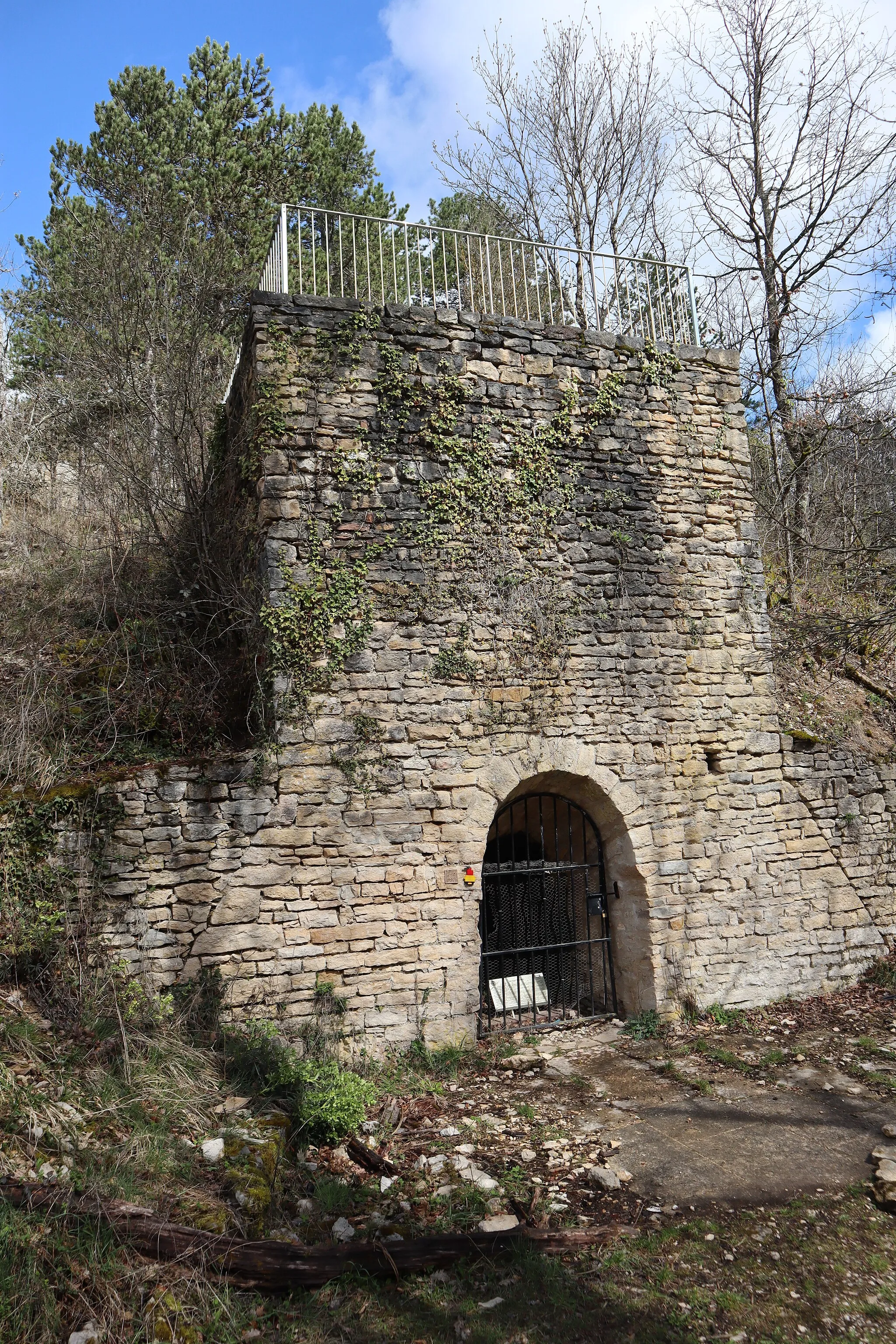 Photo showing: Four à chaux d'Ahuy (21).