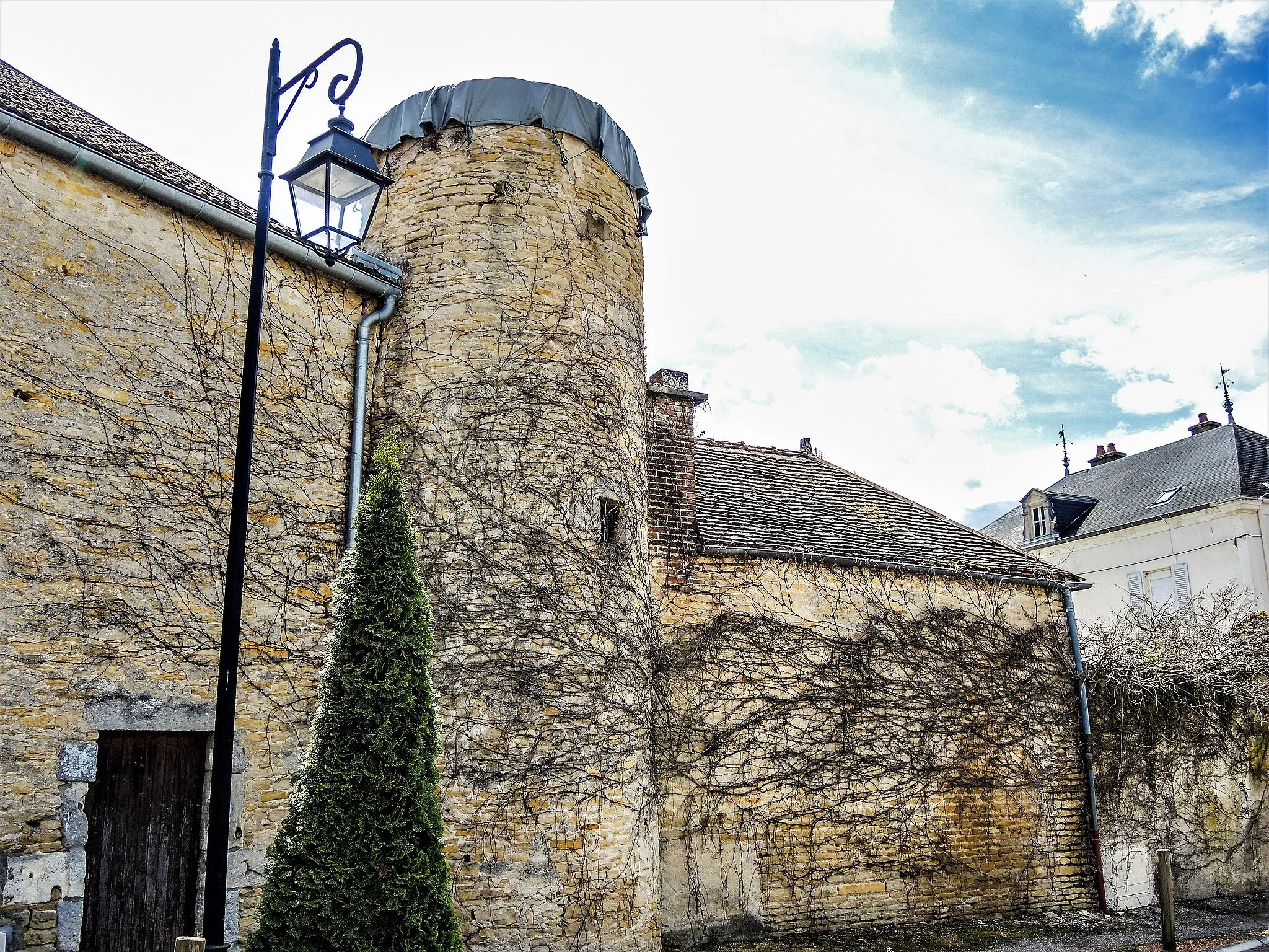 Photo showing: Maison à tourelle