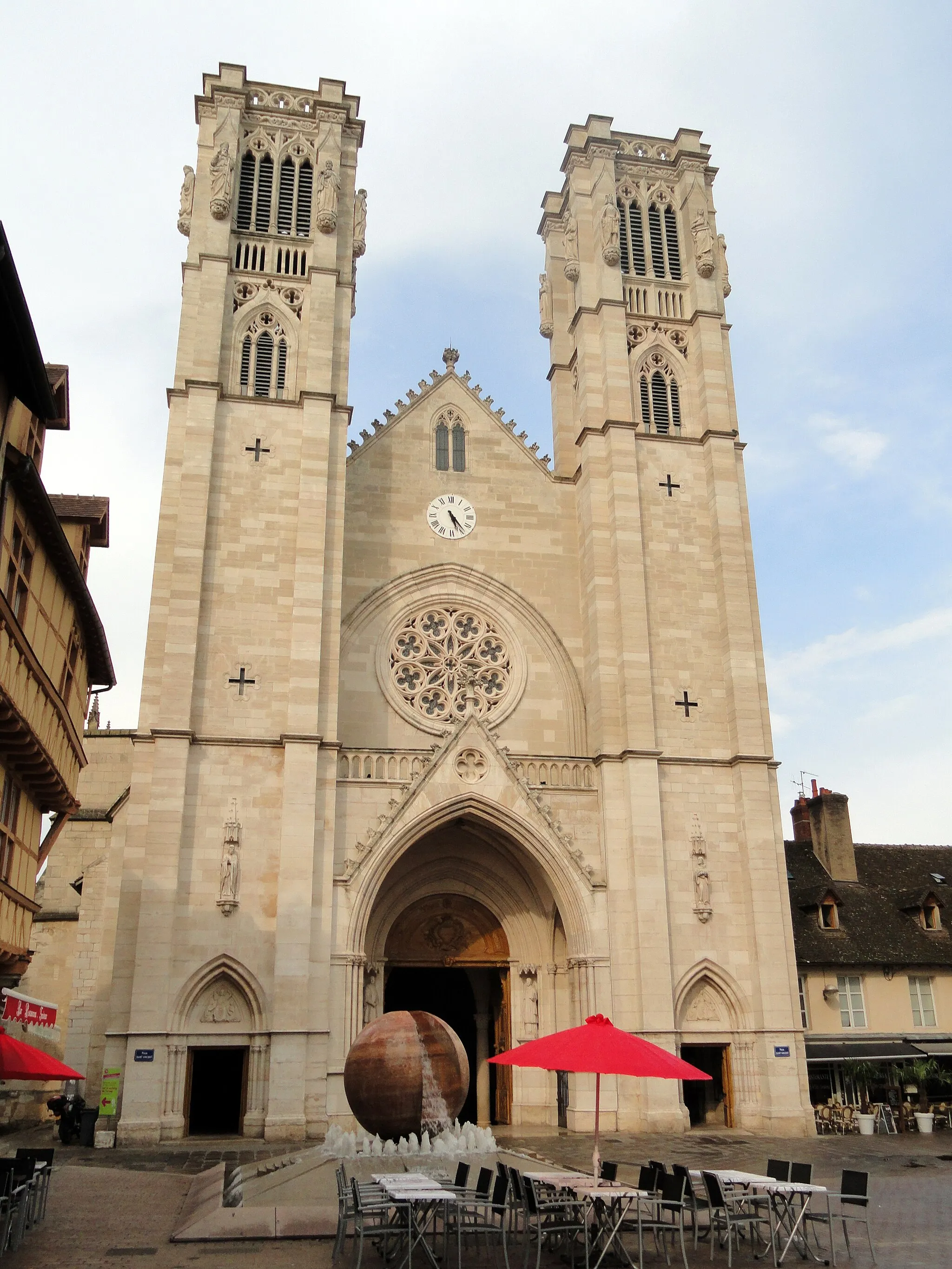 Photo showing: Cathédrale Saint-Vincent de Chalon-sur-Saône, Chalon-sur-Saône, Saône-et-Loire, France.