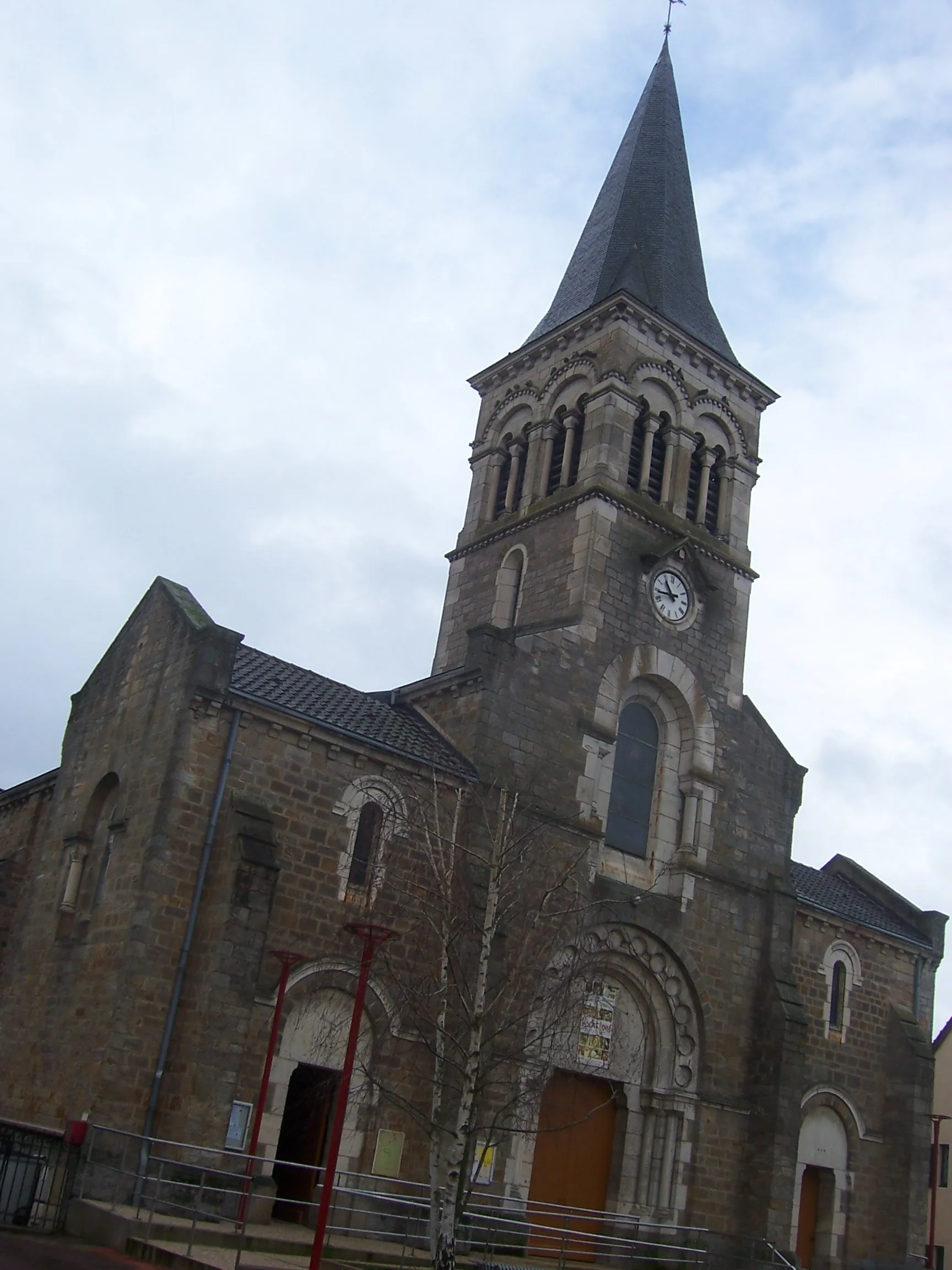 Photo showing: Eglise de Saint-Vallier