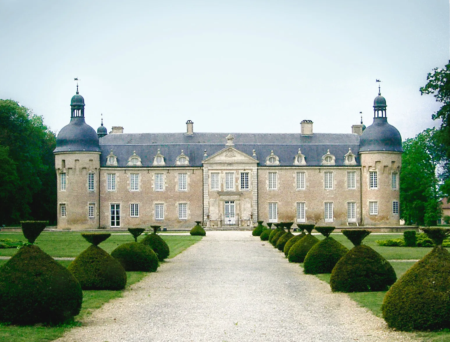 Photo showing: Château de Pierre de Bresse  en Saône et Loire (71), France - construction du XVIIe siècle devenue Ecomusée de la Bresse.
