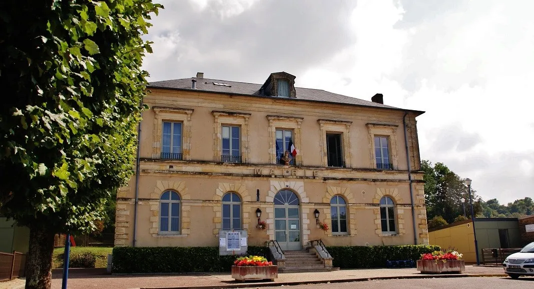 Photo showing: La Mairie