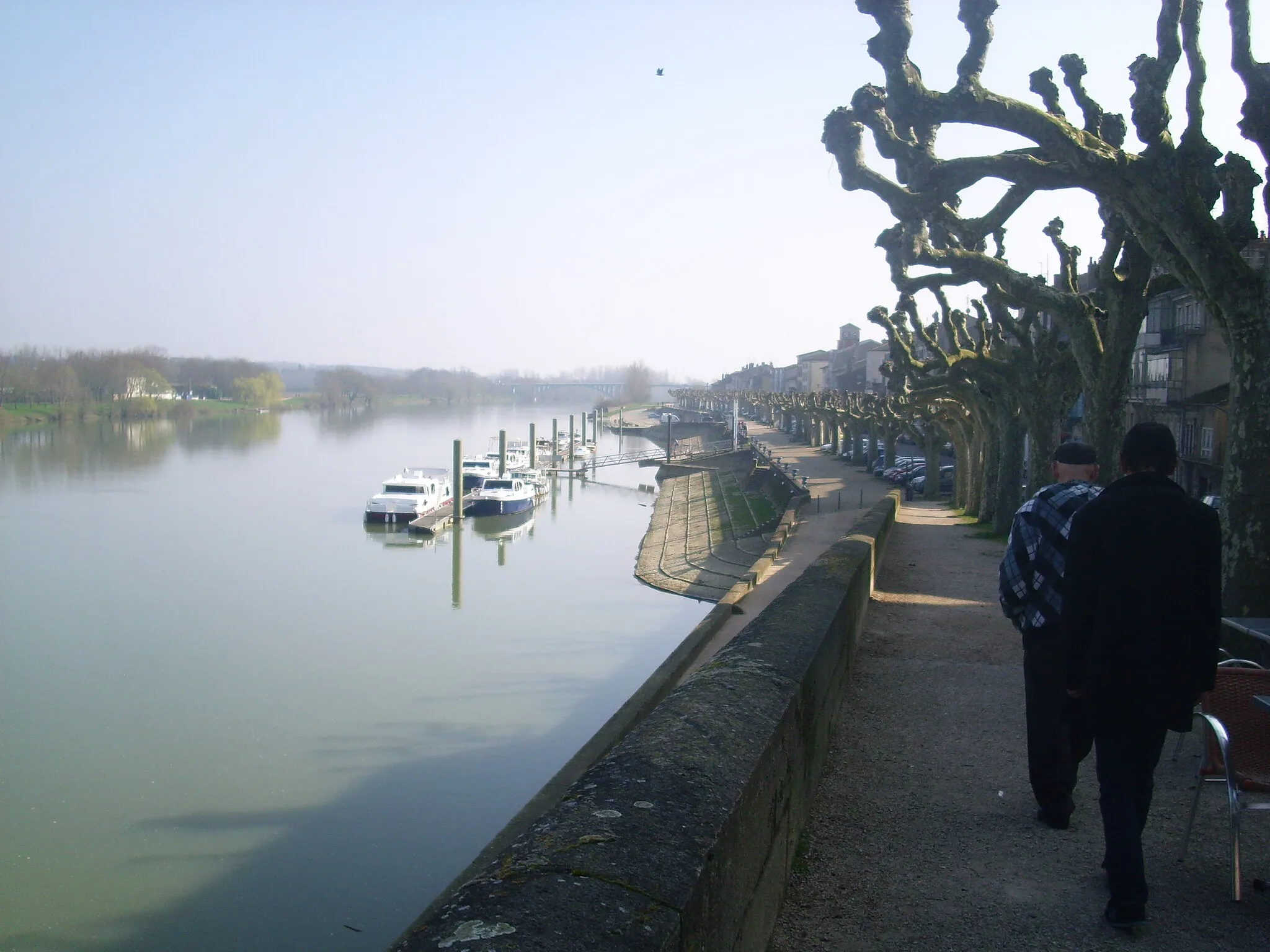 Photo showing: Quai de Saône à Tournus (Saône-et-Loire)