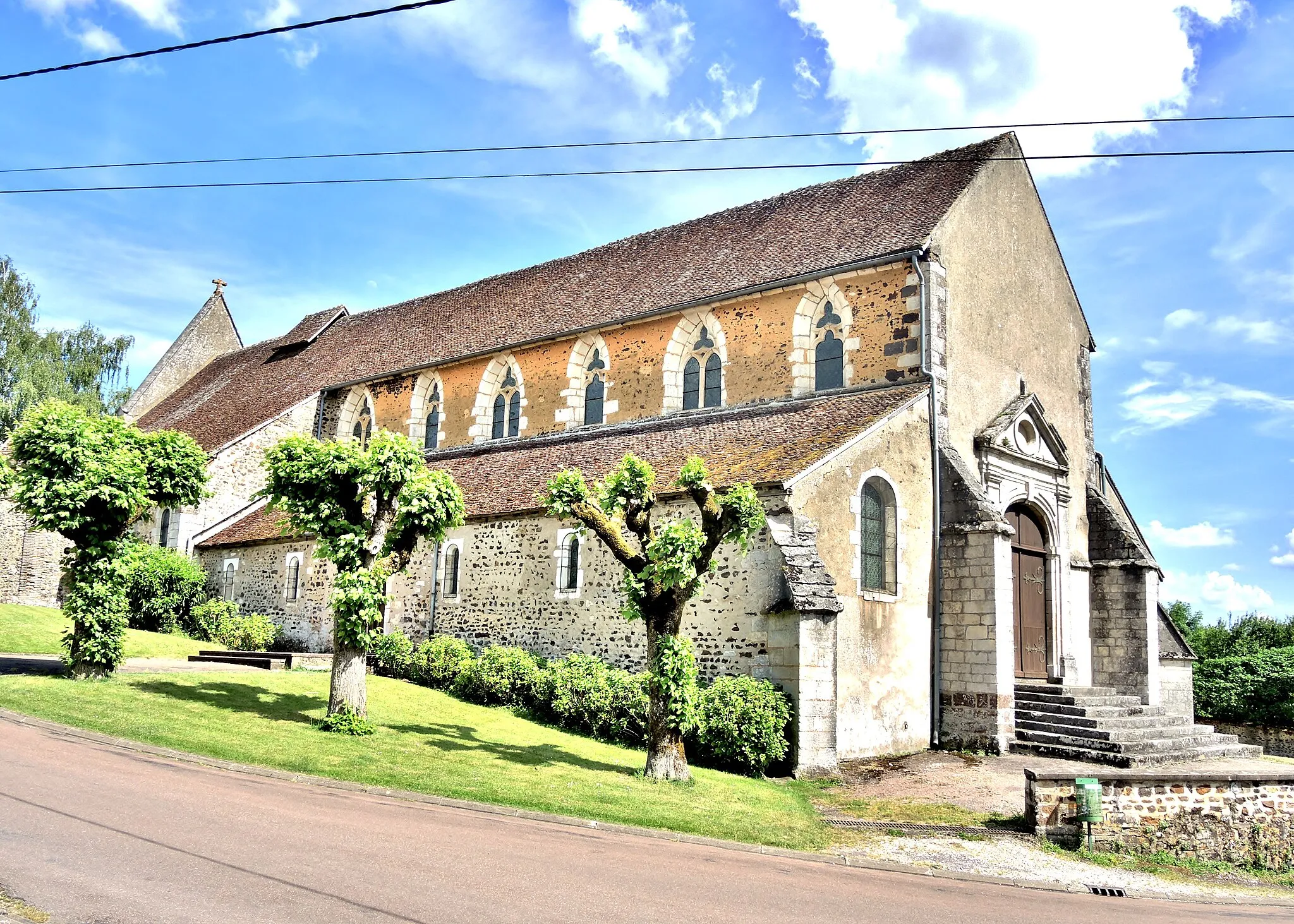 Photo showing: Eglise saint Jean-Baptiste de Saint-Sauveur-en-Puisaye. Yonne