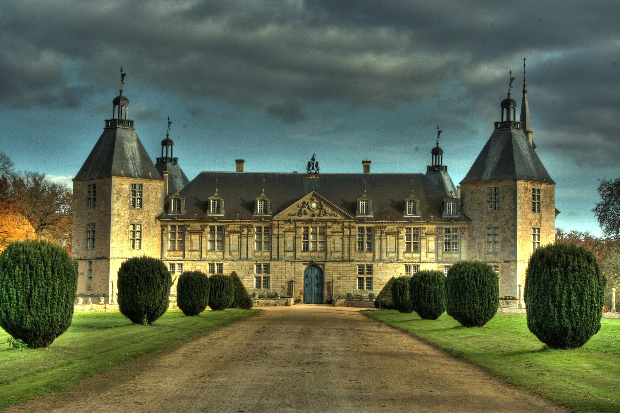 Photo showing: This building is classé au titre des monuments historiques de la France. It is indexed in the base Mérimée, a database of architectural heritage maintained by the French Ministry of Culture, under the reference PA00113483 .