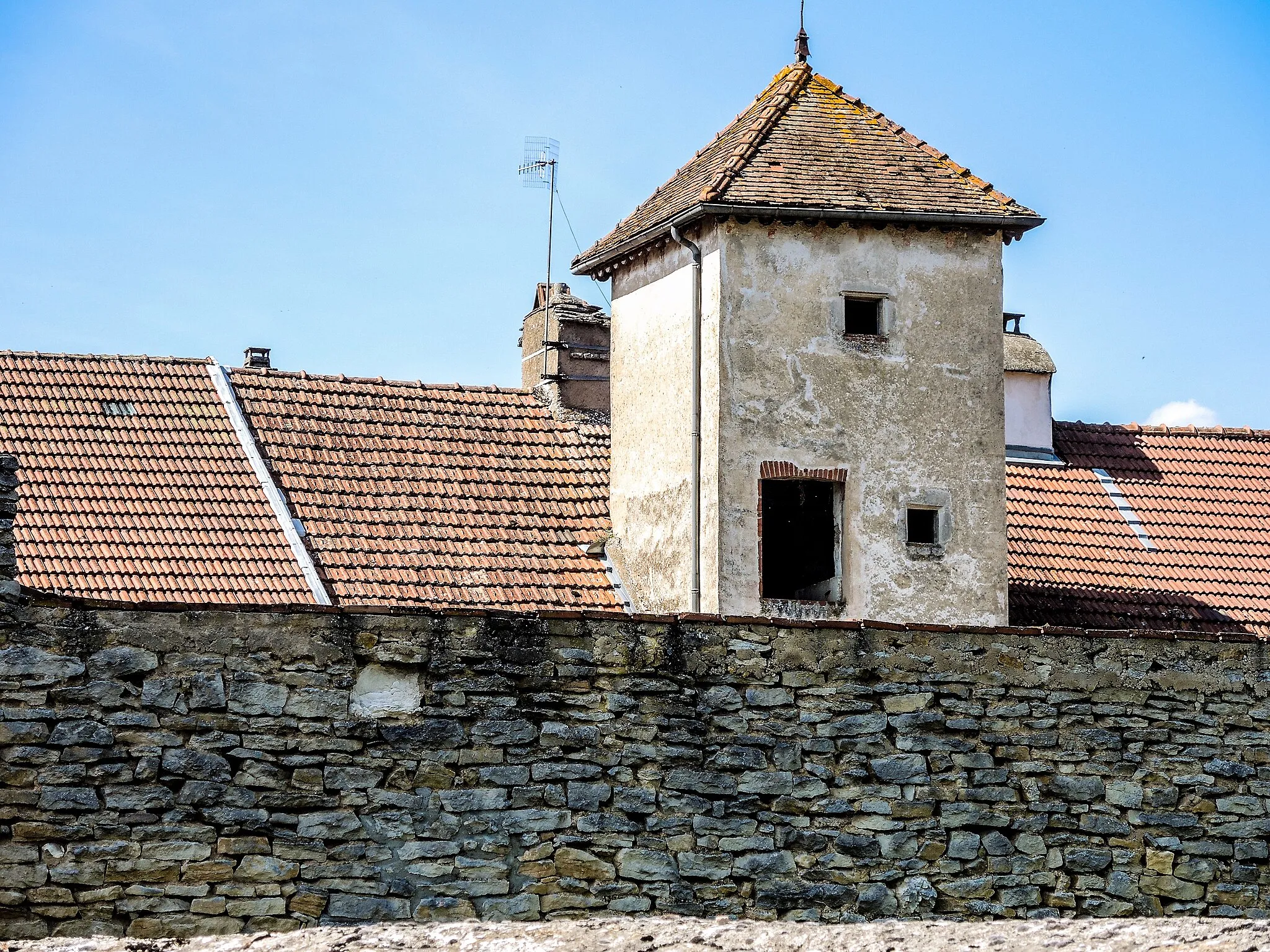Photo showing: Tourelle de l'ancienne maison forte