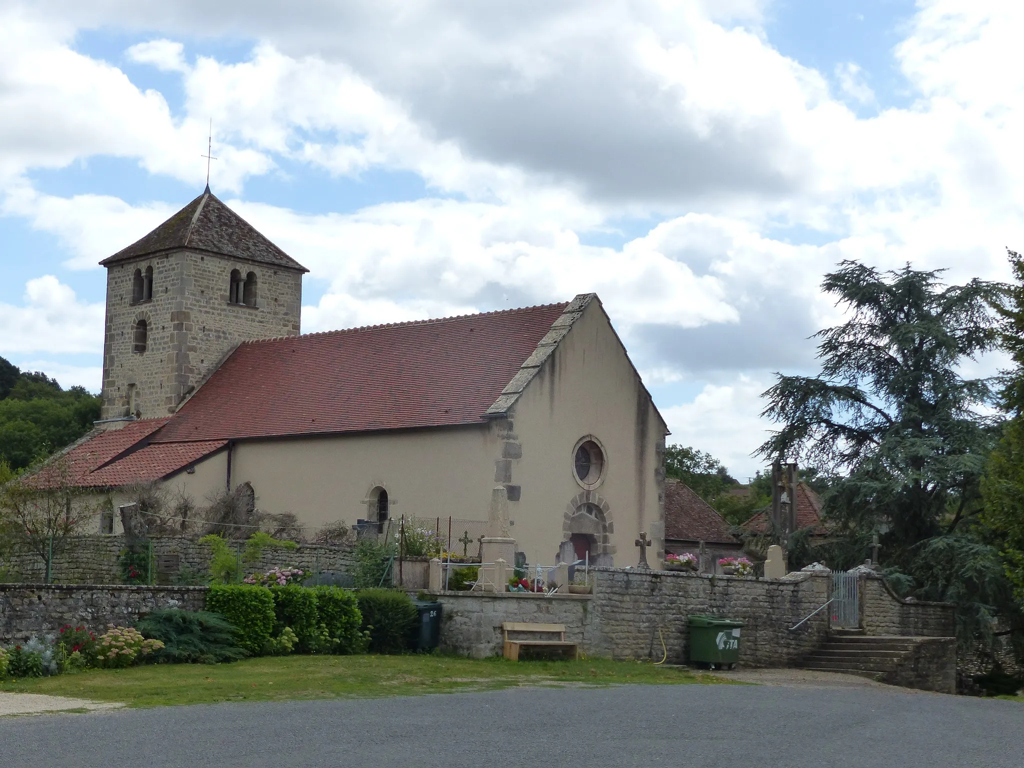 Photo showing: L'église de Burzy (71)