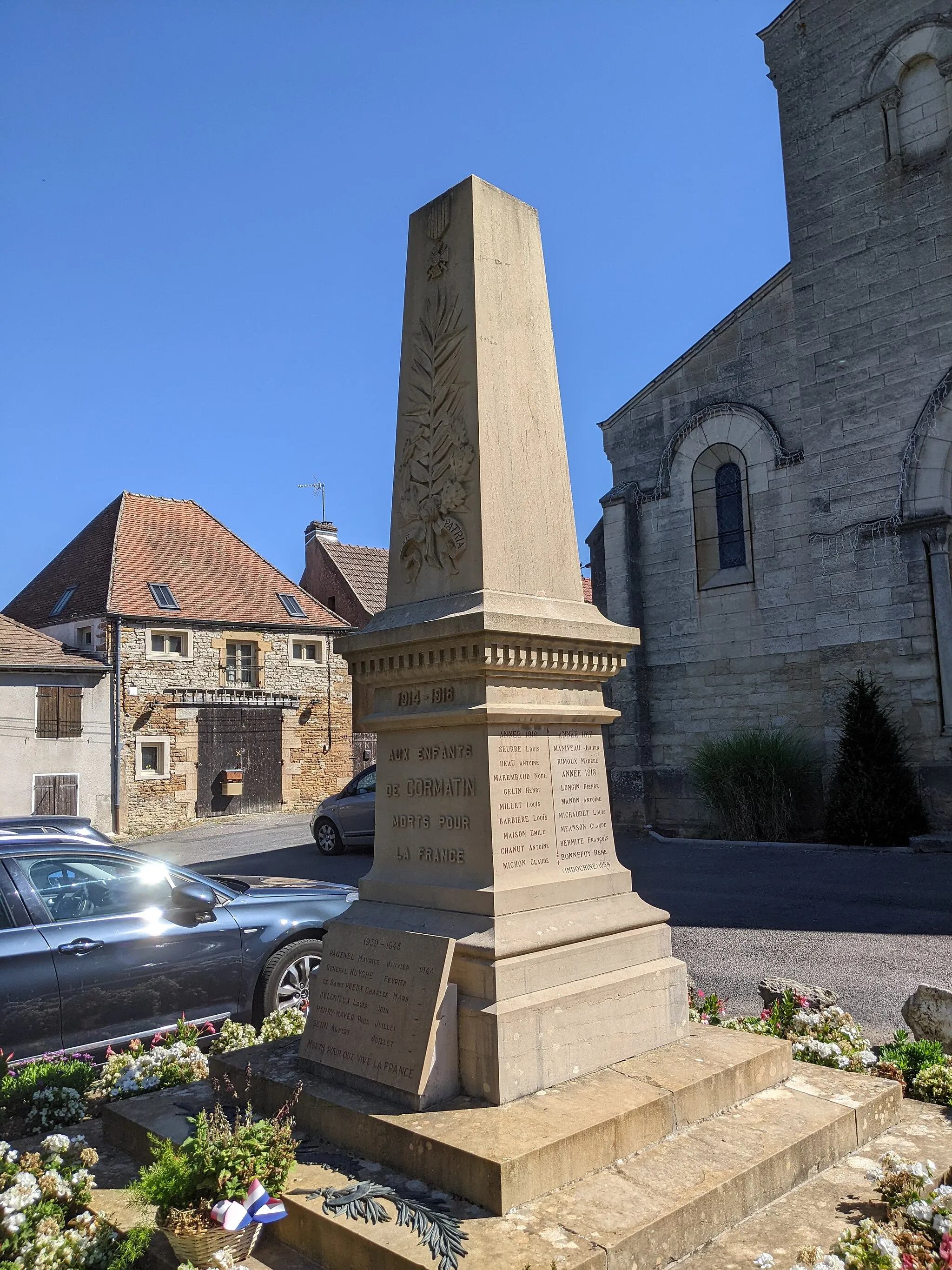 Photo showing: Monument aux morts de Cormatin (Saône-et-Loire, France).