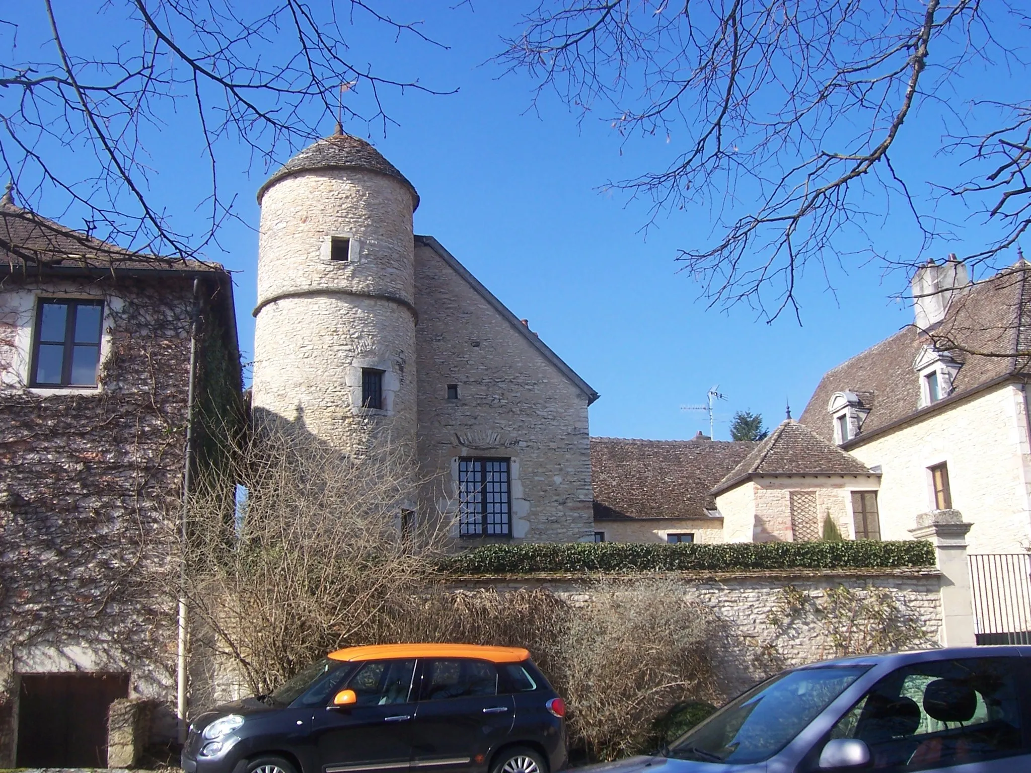 Photo showing: Dracy-le-Fort Center