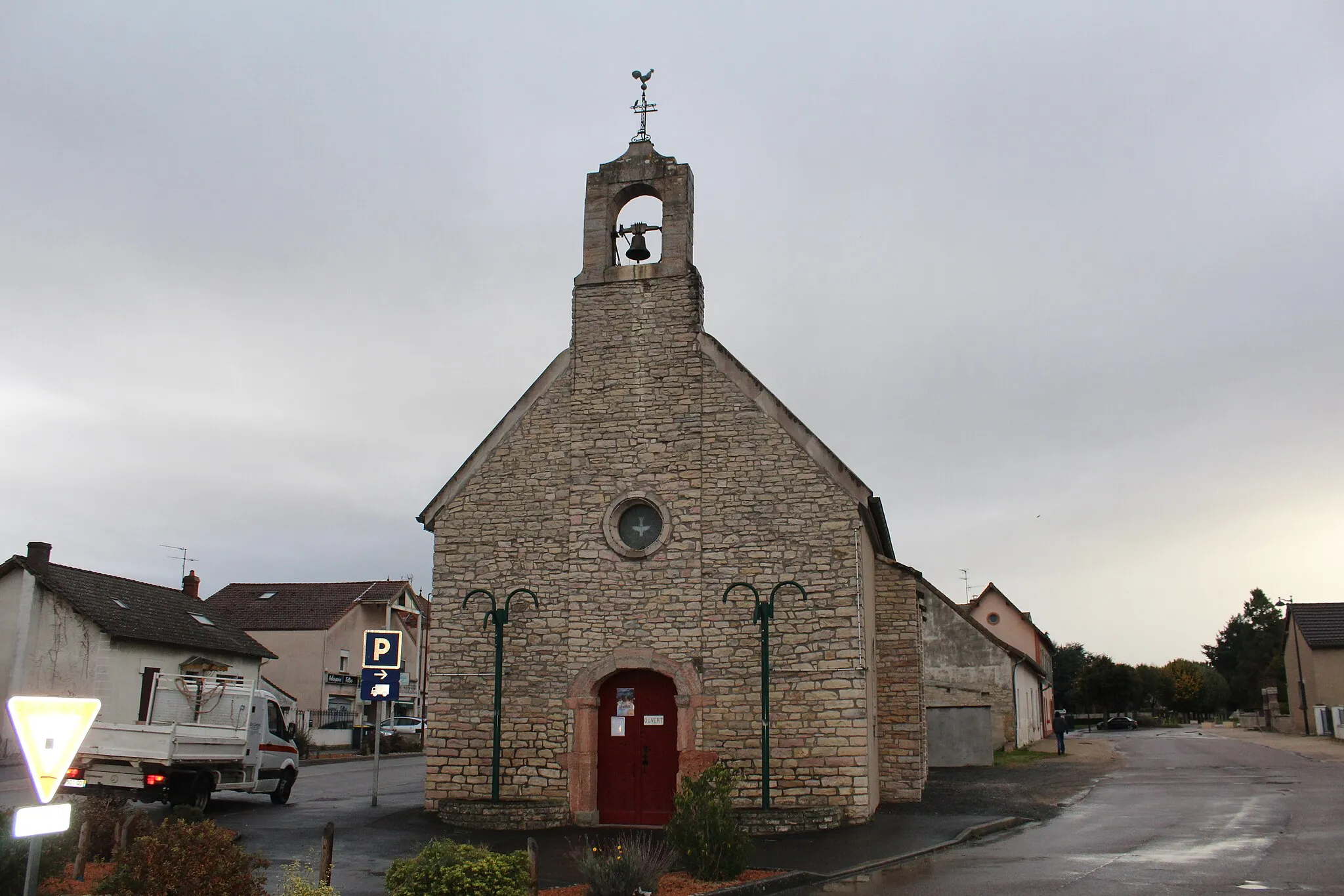 Photo showing: Église Saint-Marcel d'Épervans.