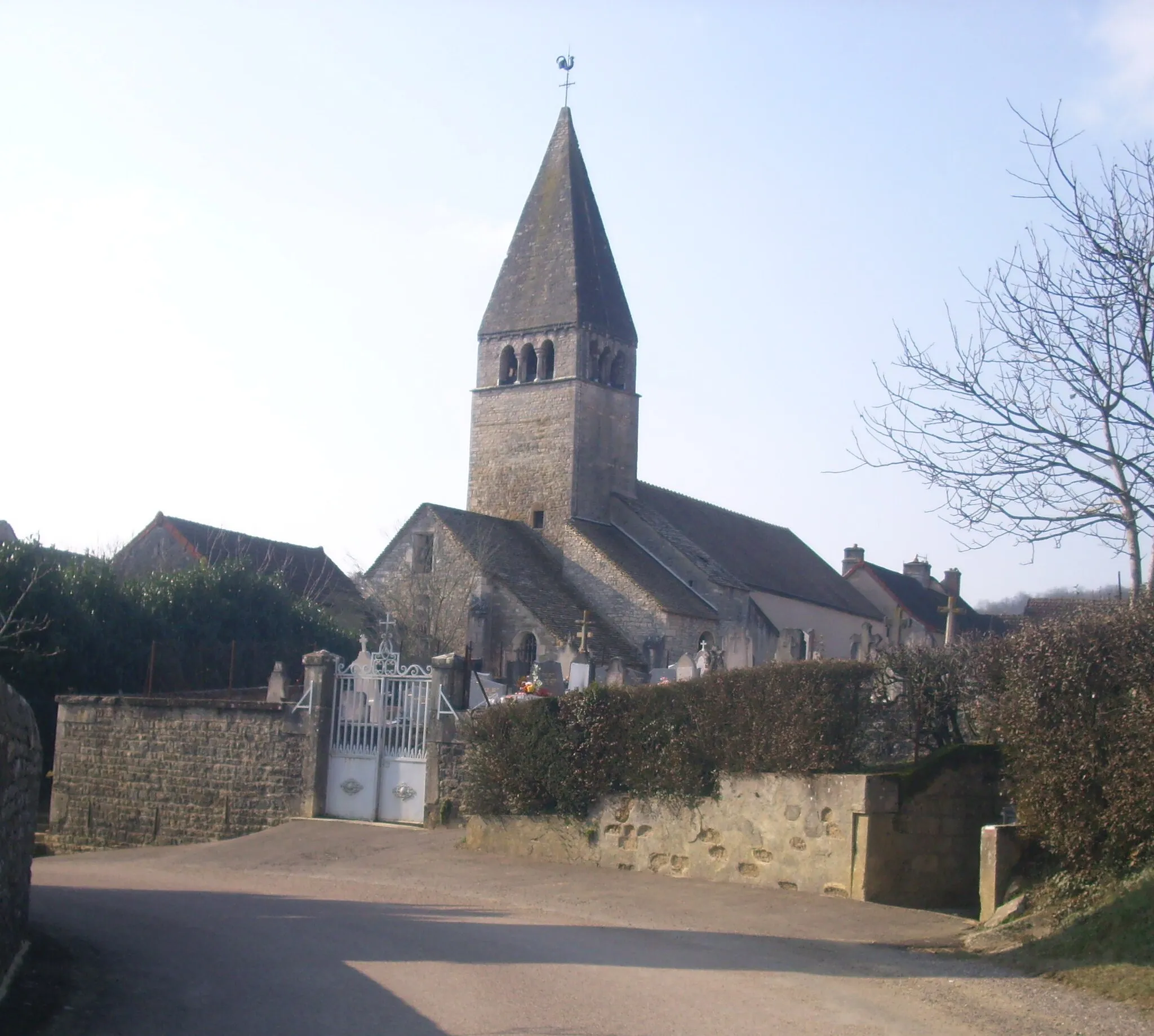 Photo showing: Vue de l'Eglise de jambles et de son cimetière