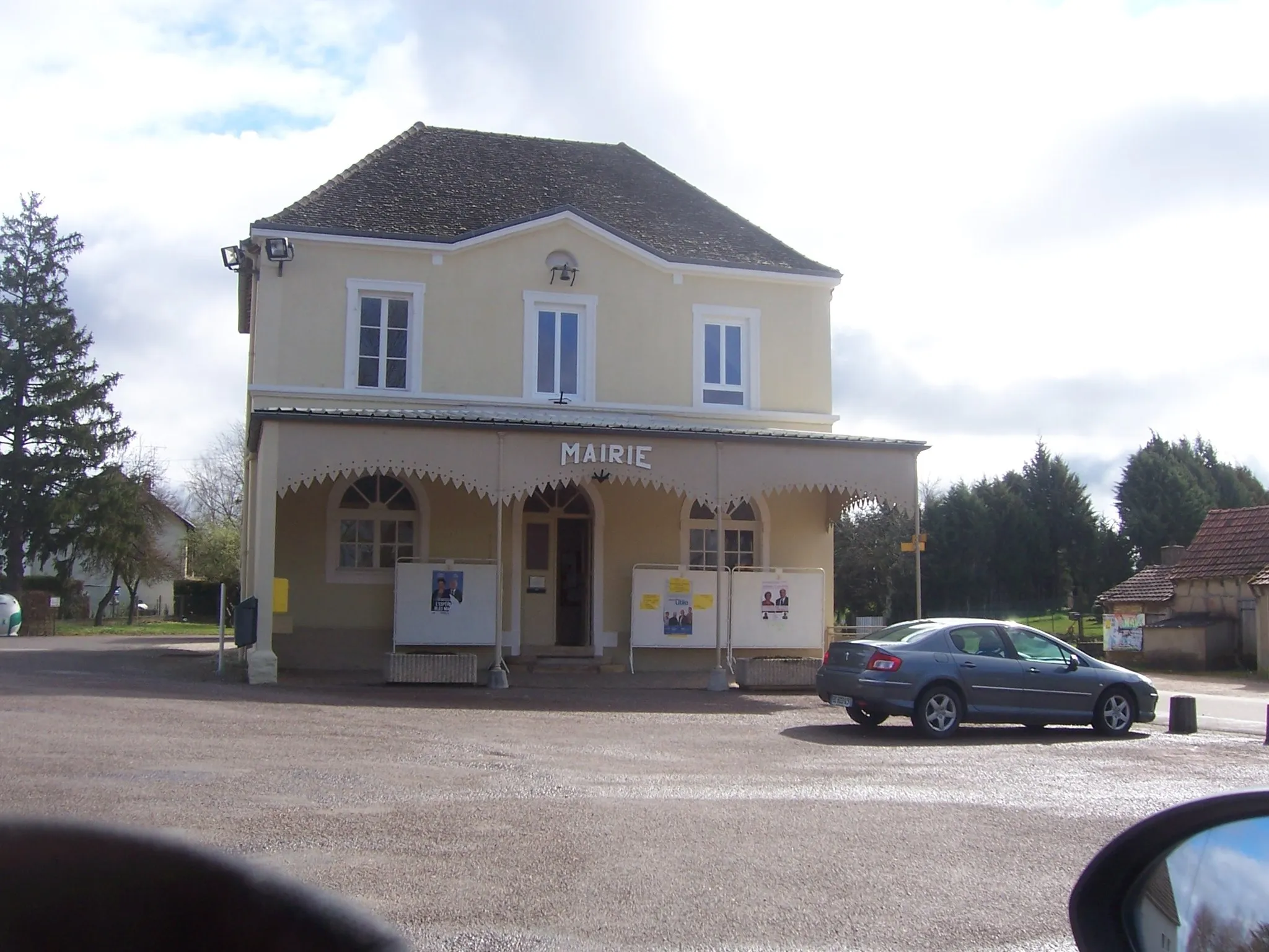Photo showing: Mairie de l'Abergement-Sainte-Colombe