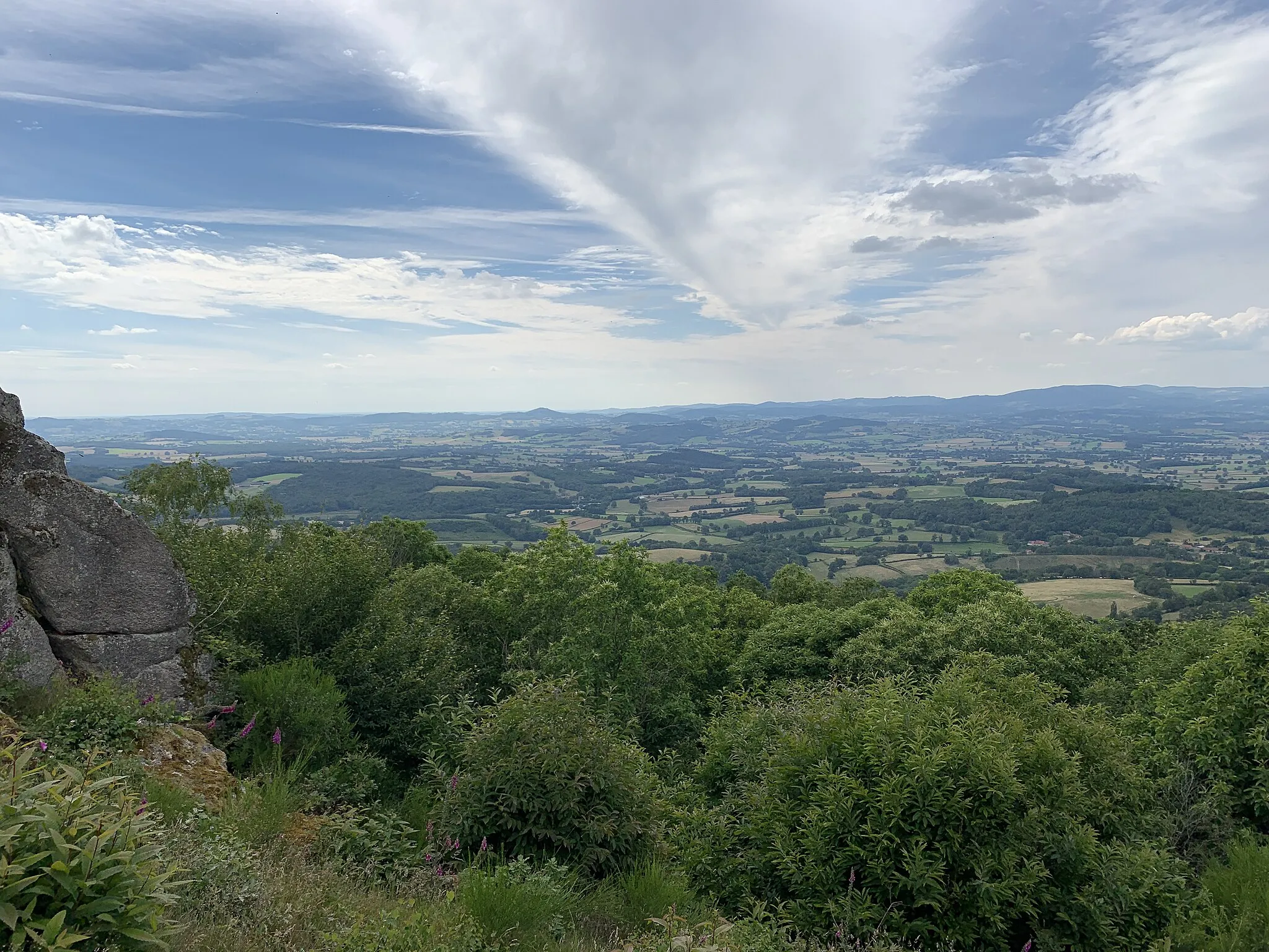 Photo showing: Vue de la Tagnière depuis les Rochers du Carnaval d'Uchon, La Tagnière.