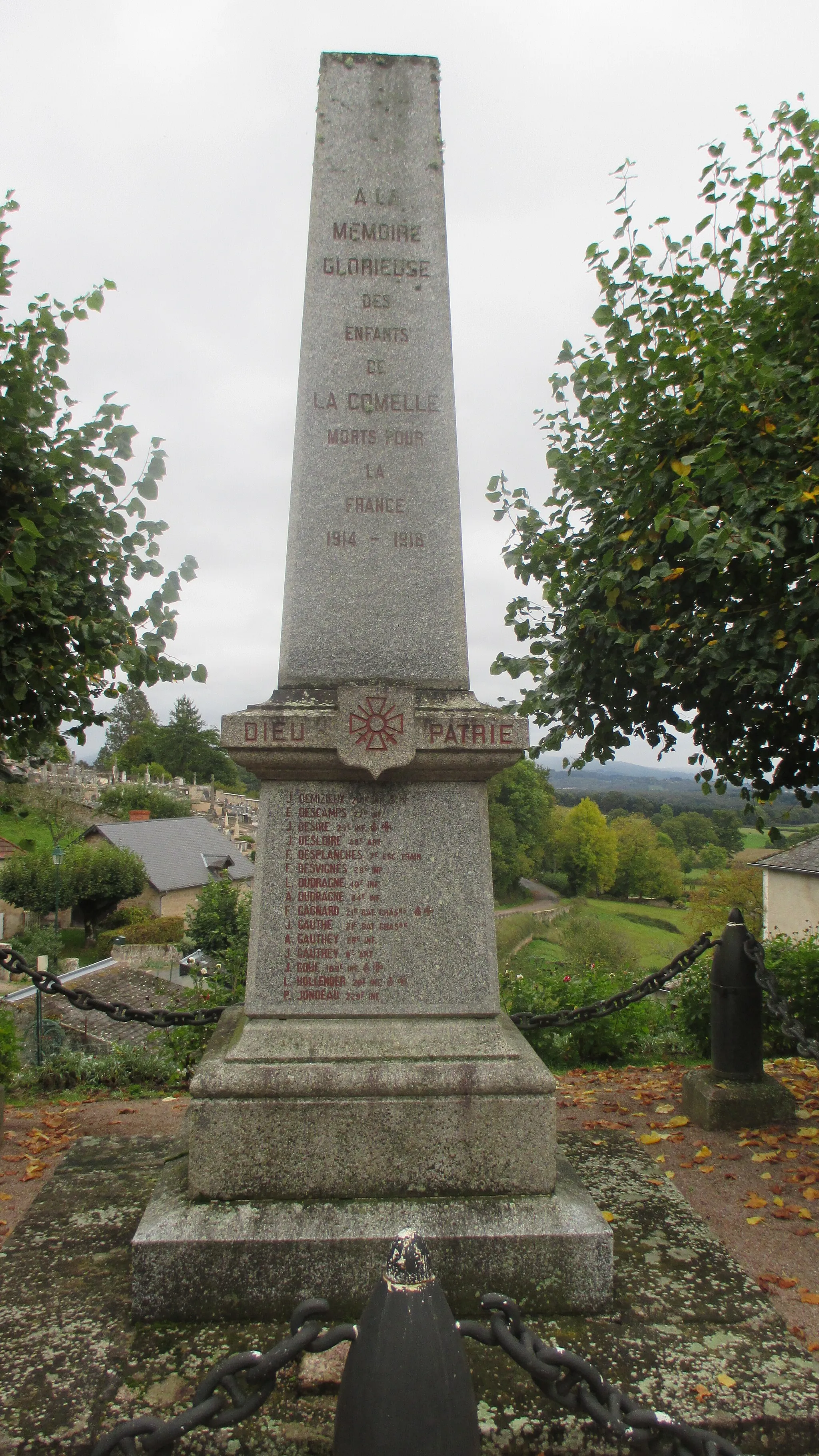 Photo showing: Monument aux morts de La Comelle, Nièvre, France.