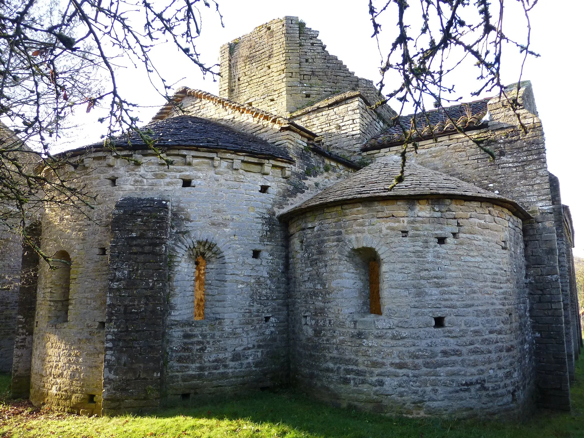 Photo showing: Le puley : le choeur du prieuré - vue extérieure