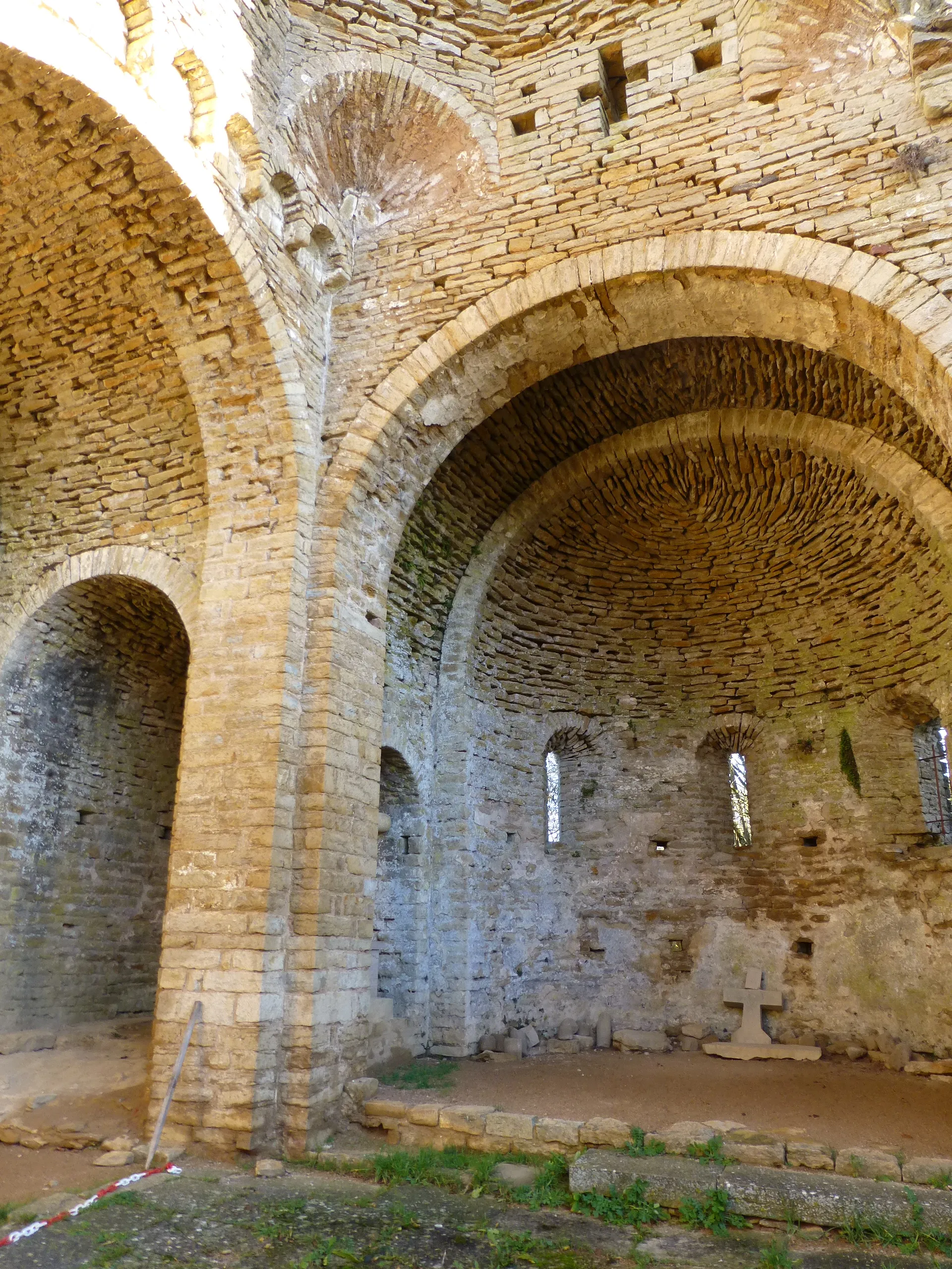 Photo showing: Le puley : le choeur du prieuré