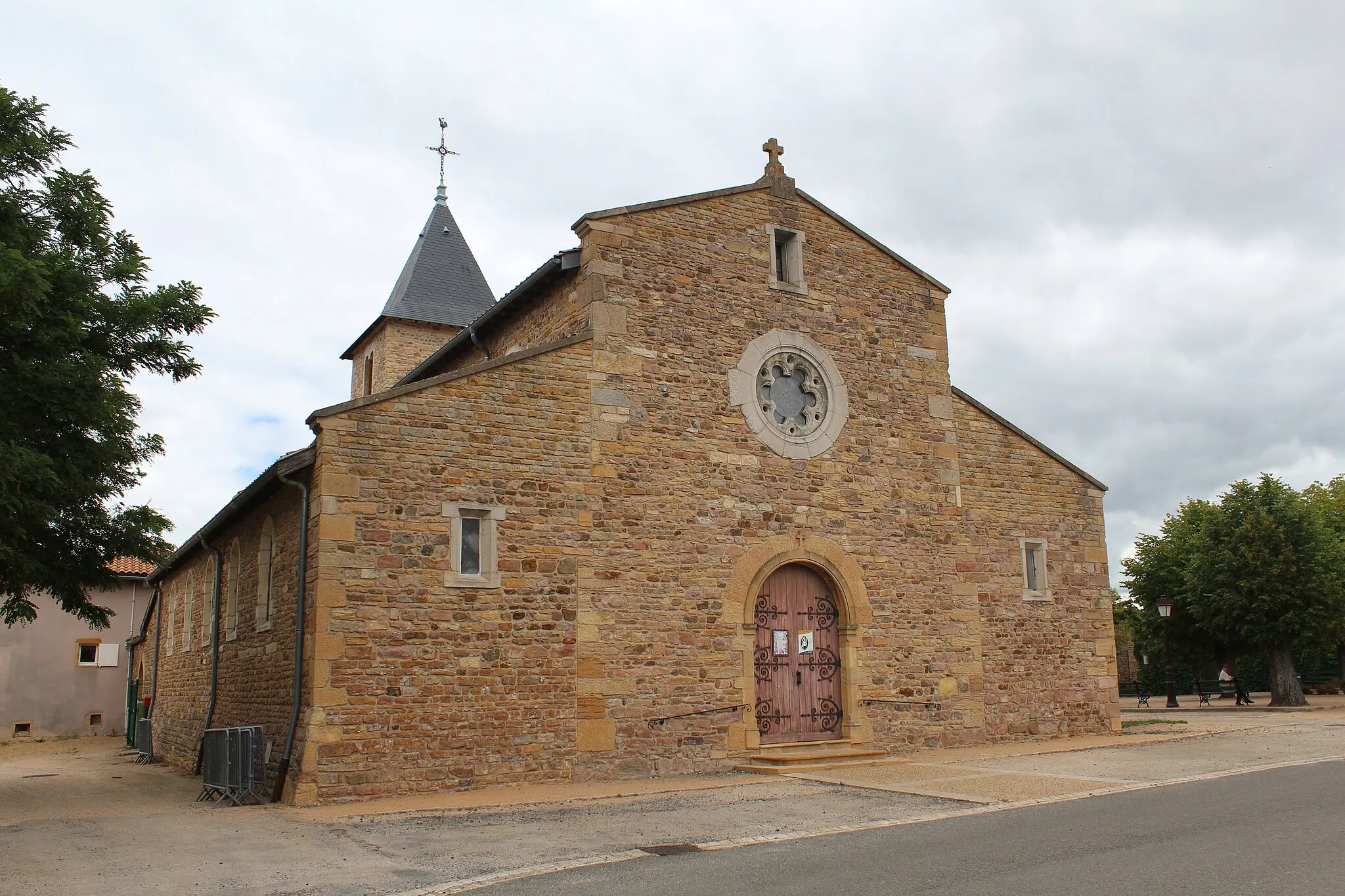Photo showing: Église Saint-Amour de Saint-Amour-Bellevue.