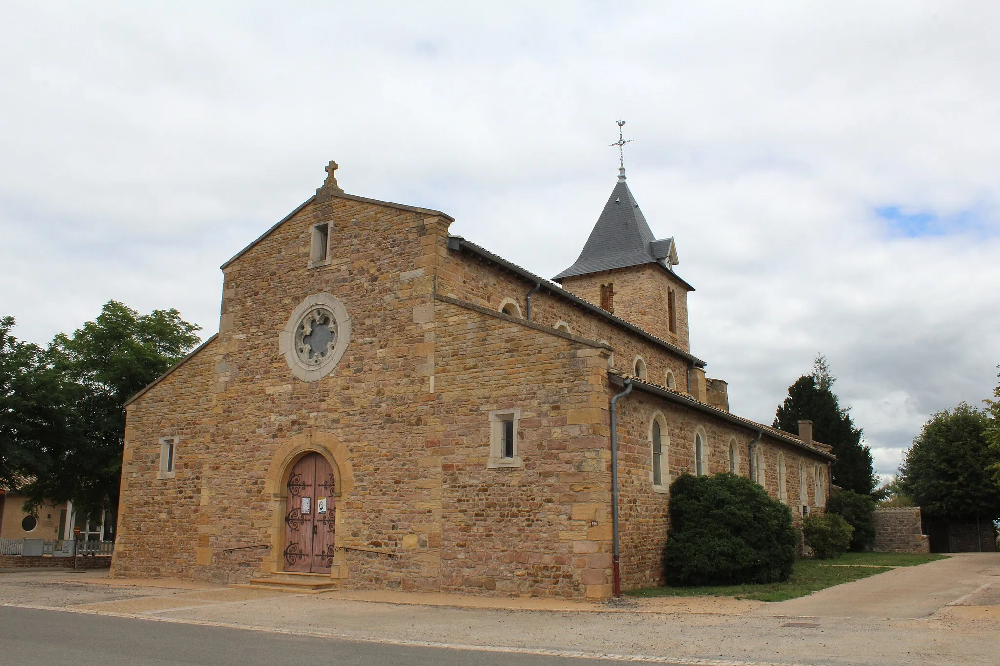 Photo showing: Église Saint-Amour de Saint-Amour-Bellevue.