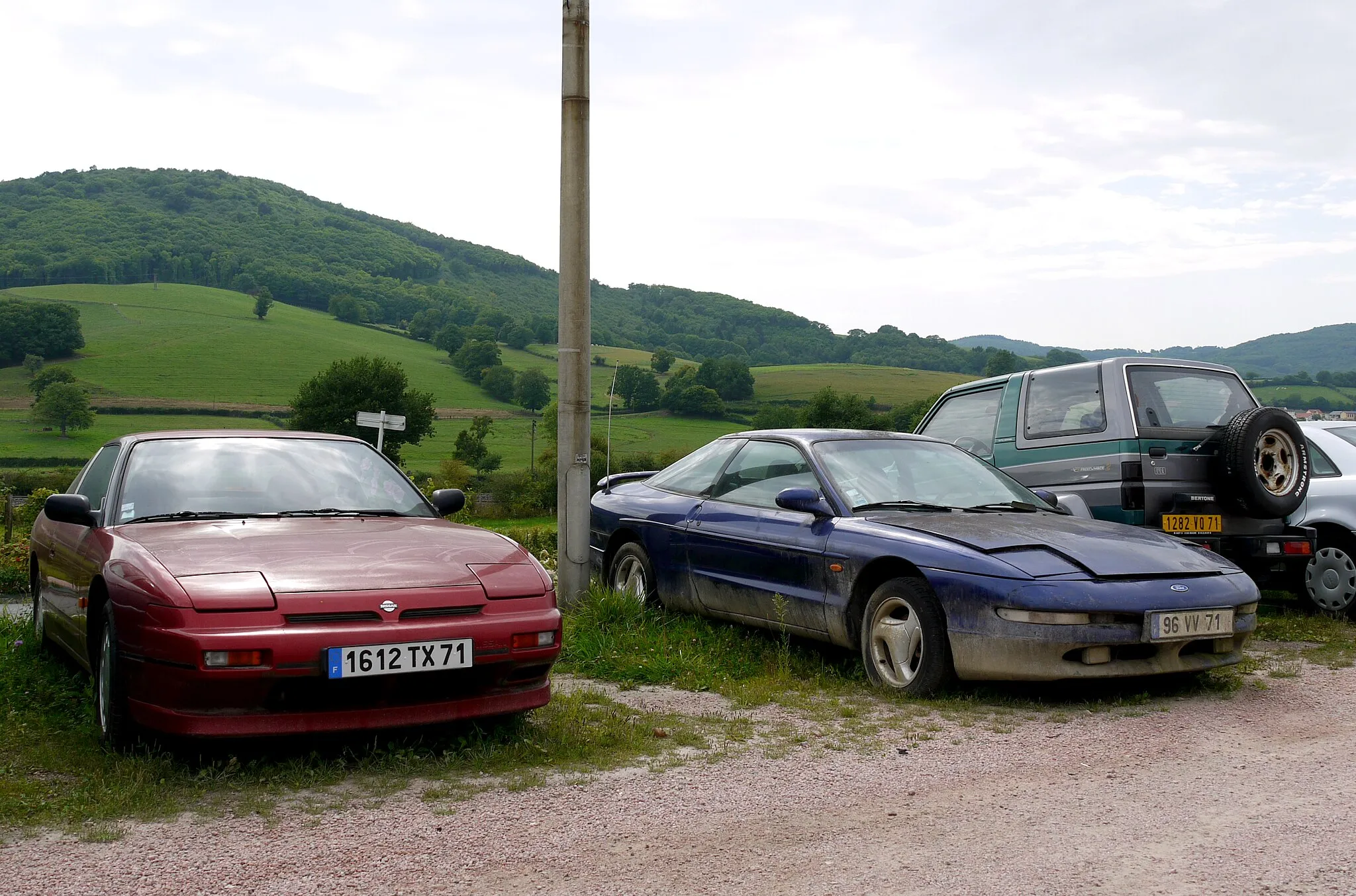Photo showing: Nissan 200SX and Ford Probe - they look quite similar but are not at all related!