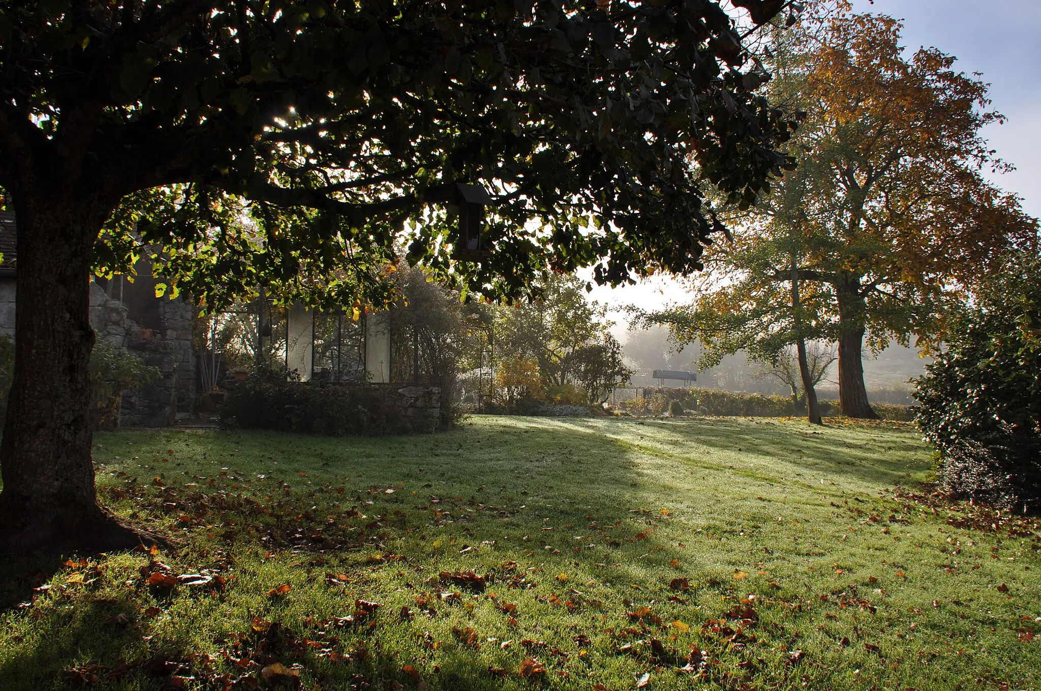 Photo showing: La Grange au jardin (Beluze, St-Romain-sous-Gourdon) and its surroundings