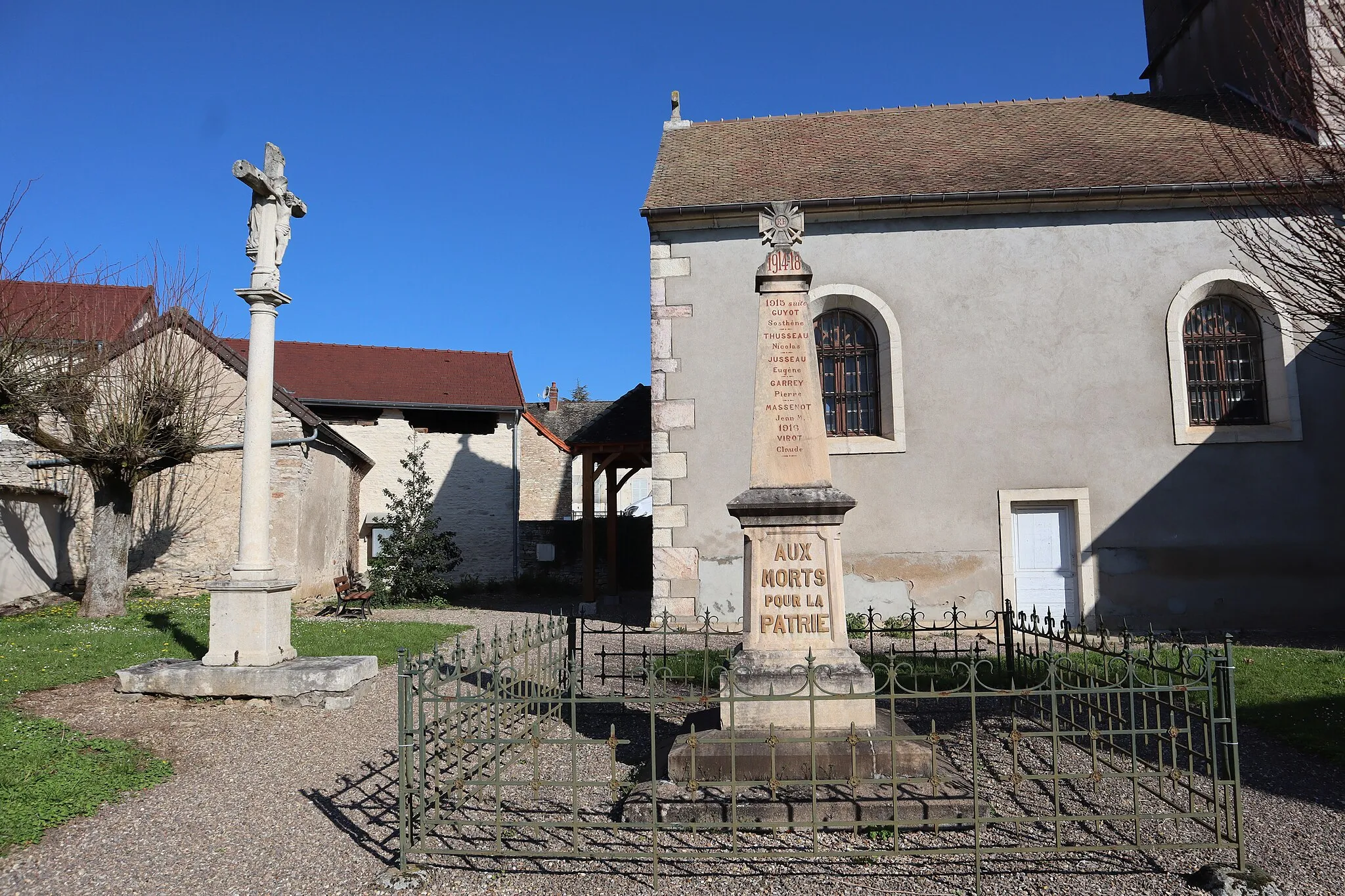 Photo showing: Église Saint-Martin de Saint-Martin-sous-Montaigu (71).