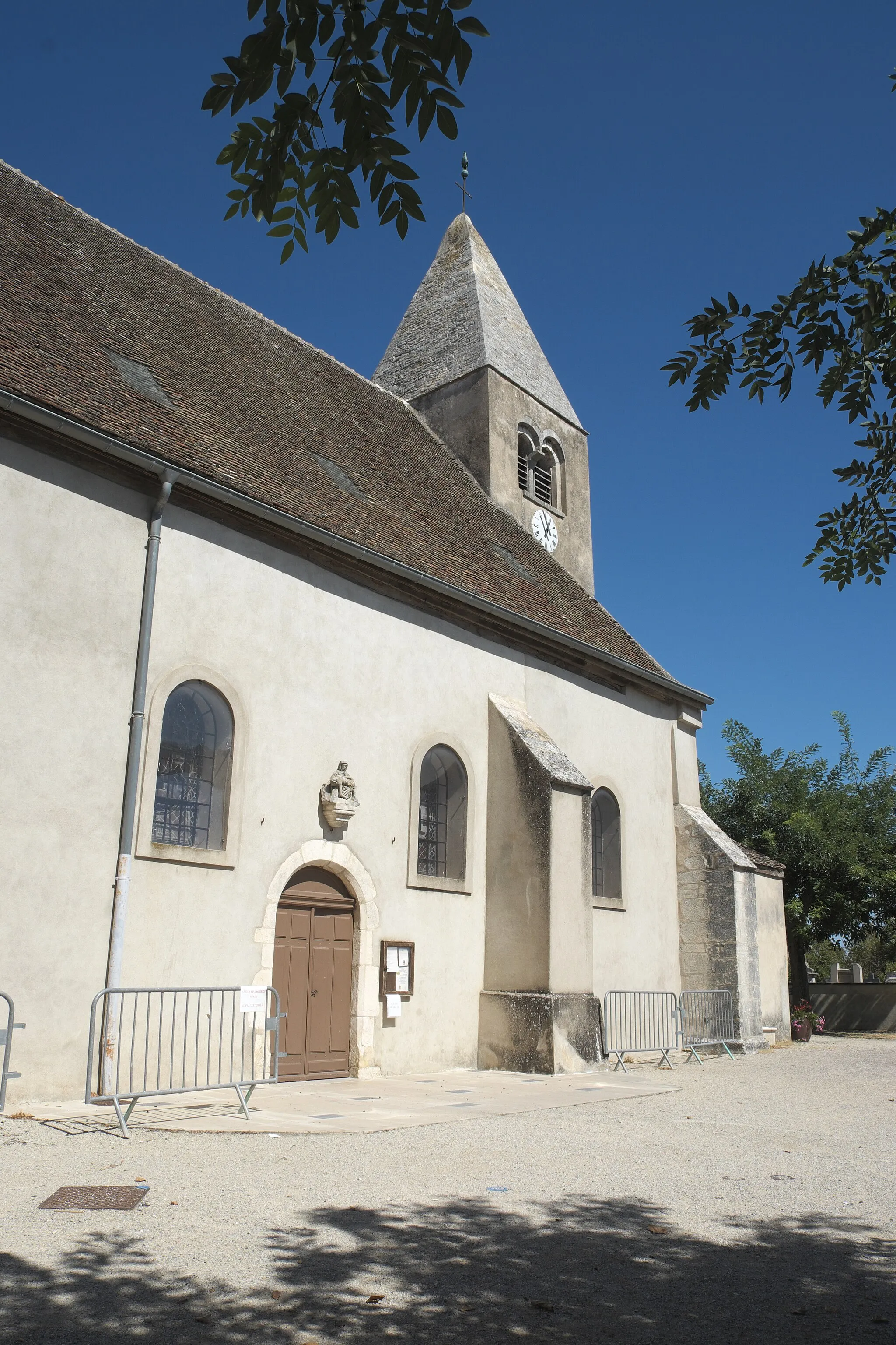 Photo showing: Kirche Saint-Fiacre in Sassenay im Département Saône-et-Loire (Region Bourgogne-Franche-Comté/Frankreich)