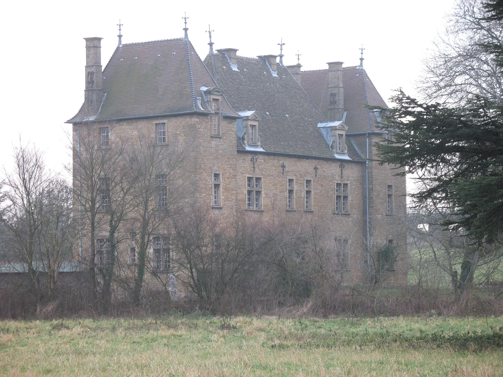 Photo showing: château de Beaulieu - Varennes-lès-Mâcon (Saône-et-Loire)