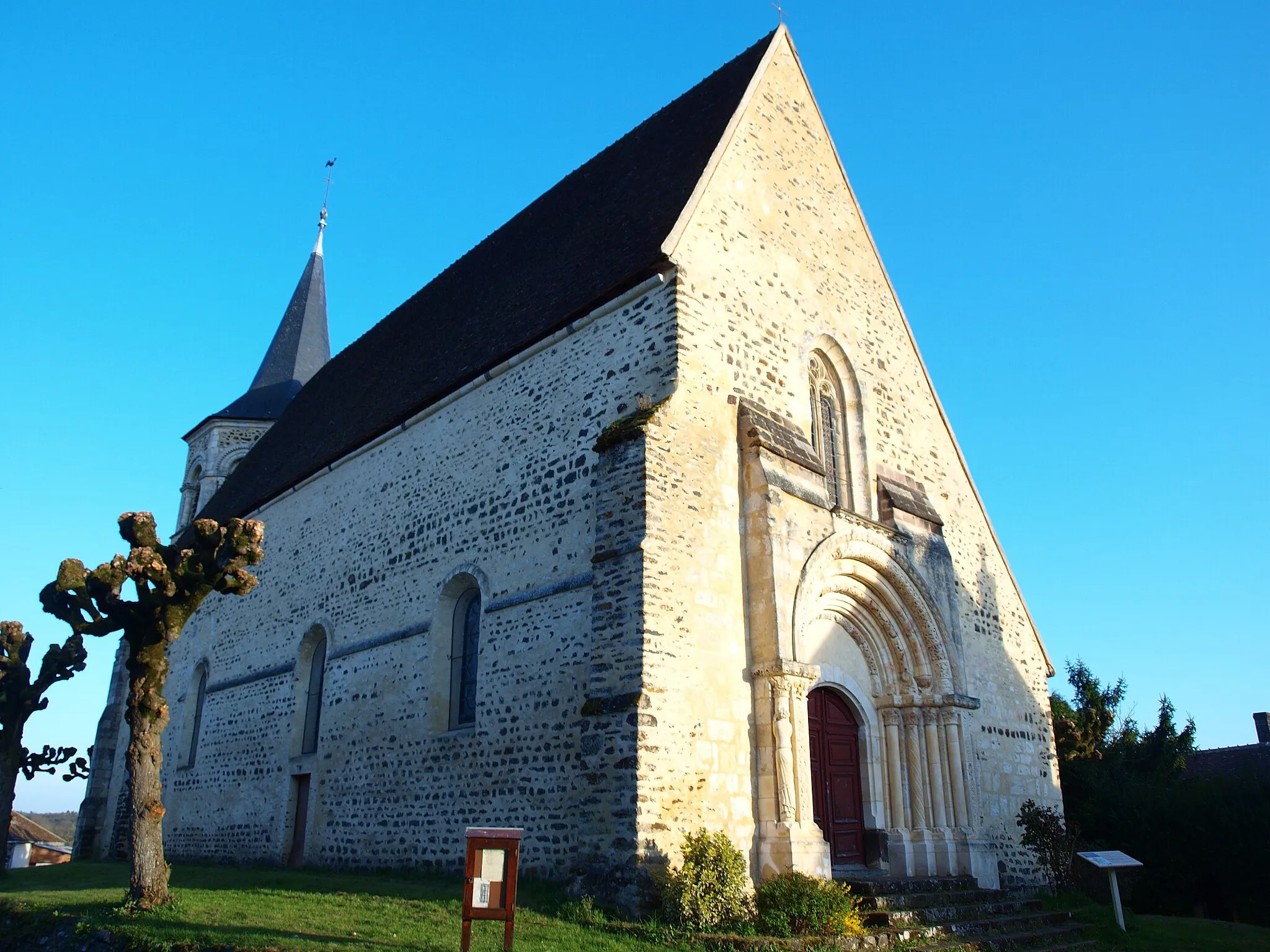 Photo showing: Parly (Yonne, France) , dans le village : église