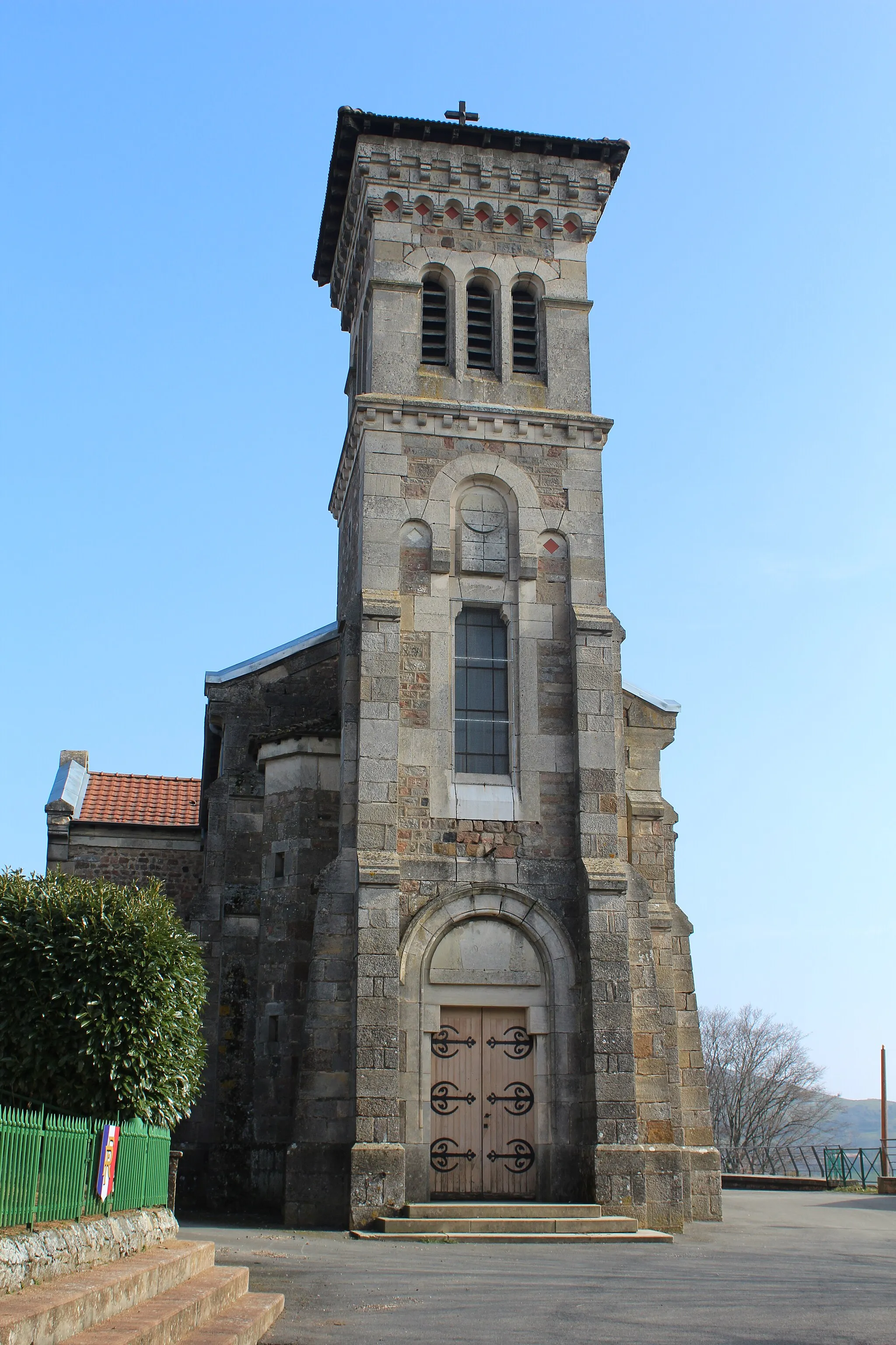 Photo showing: Église Sainte-Foy de Cenves.