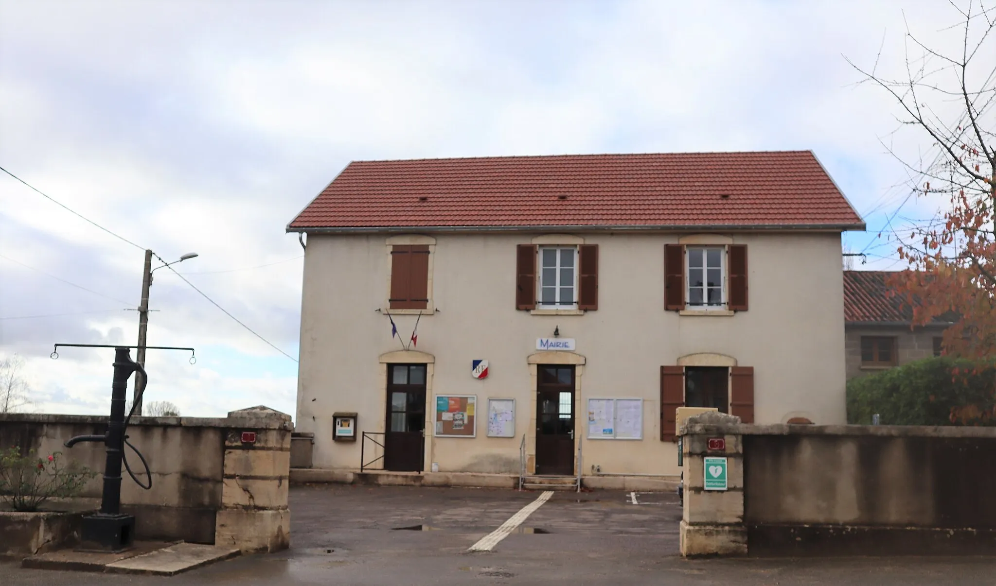 Photo showing: Mairie de Lœuilley (70).