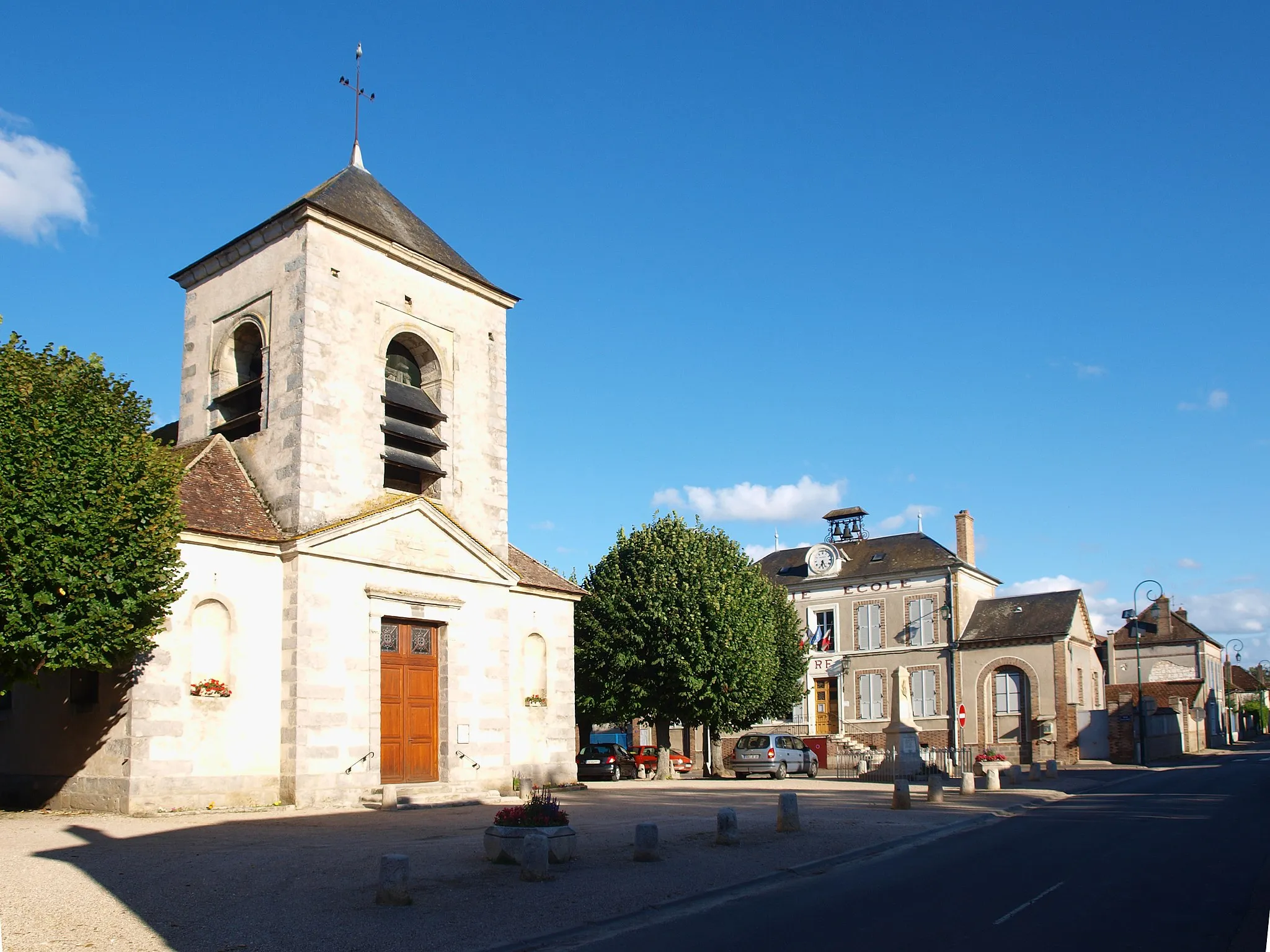 Photo showing: Église  paroissiale de Gisy-les-Nobles (Yonne, France)