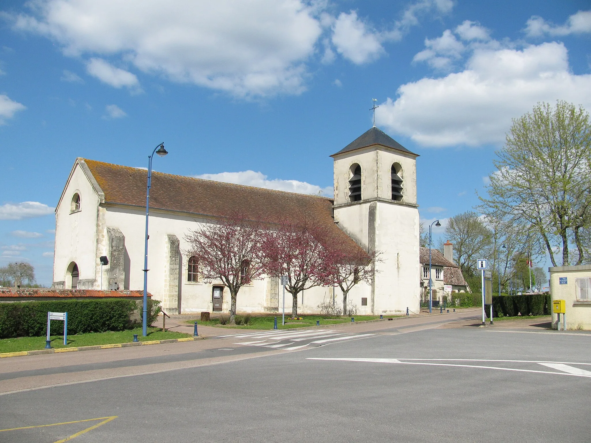 Photo showing: Église Saint-Maurice de Sermoise-sur-Loire, Nièvre, France.