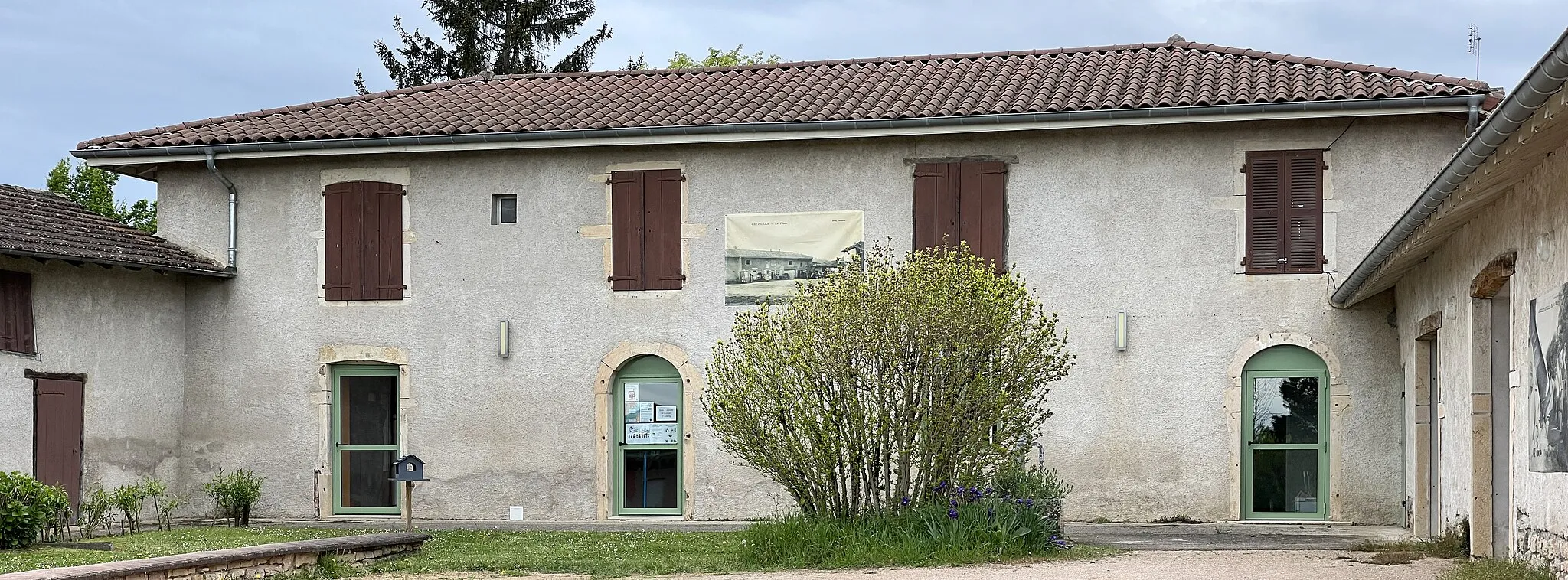 Photo showing: École de Cruzilles-lès-Mépillat.