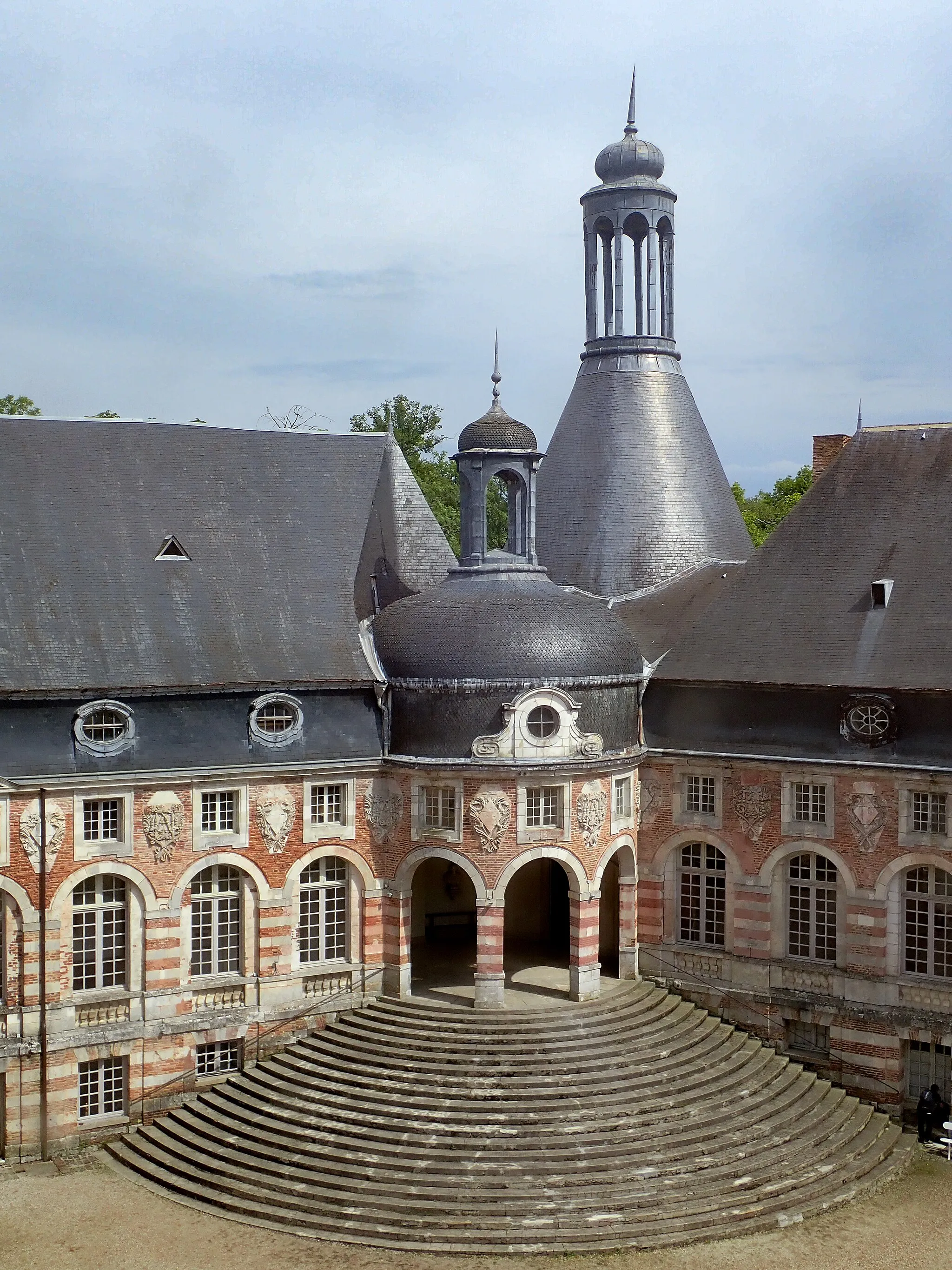 Photo showing: This building is indexed in the base Mérimée, a database of architectural heritage maintained by the French Ministry of Culture, under the reference PA00113810 .