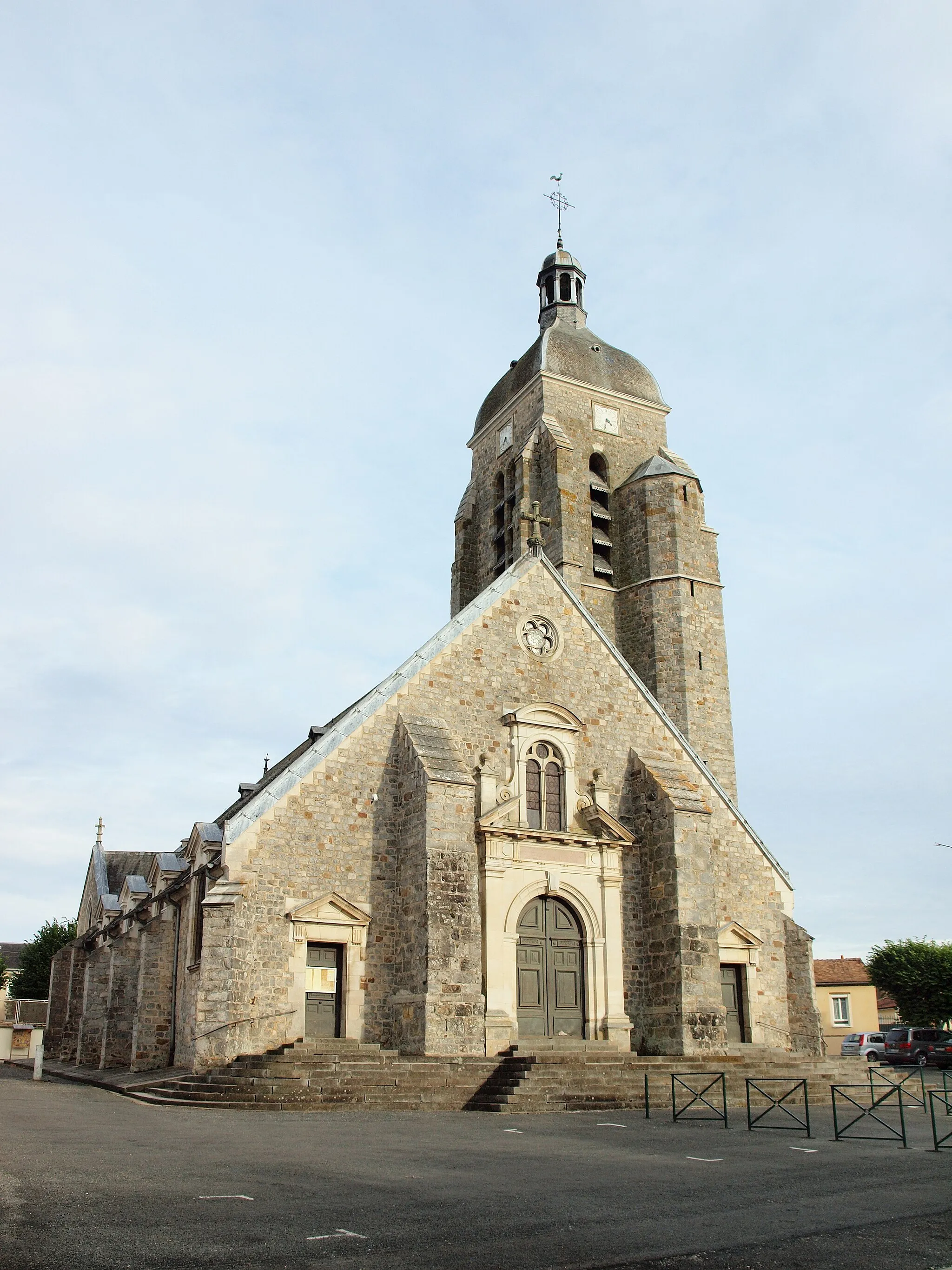 Photo showing: Église Saint-Médard de Villeblevin (Yonne, France)