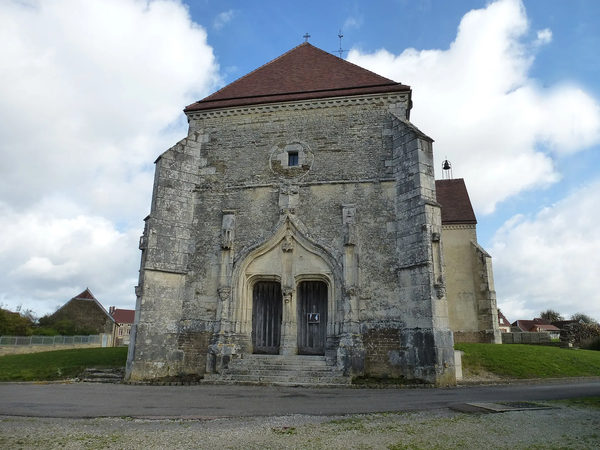 Photo showing: Eglise Saint-Léger (16ème siècle)