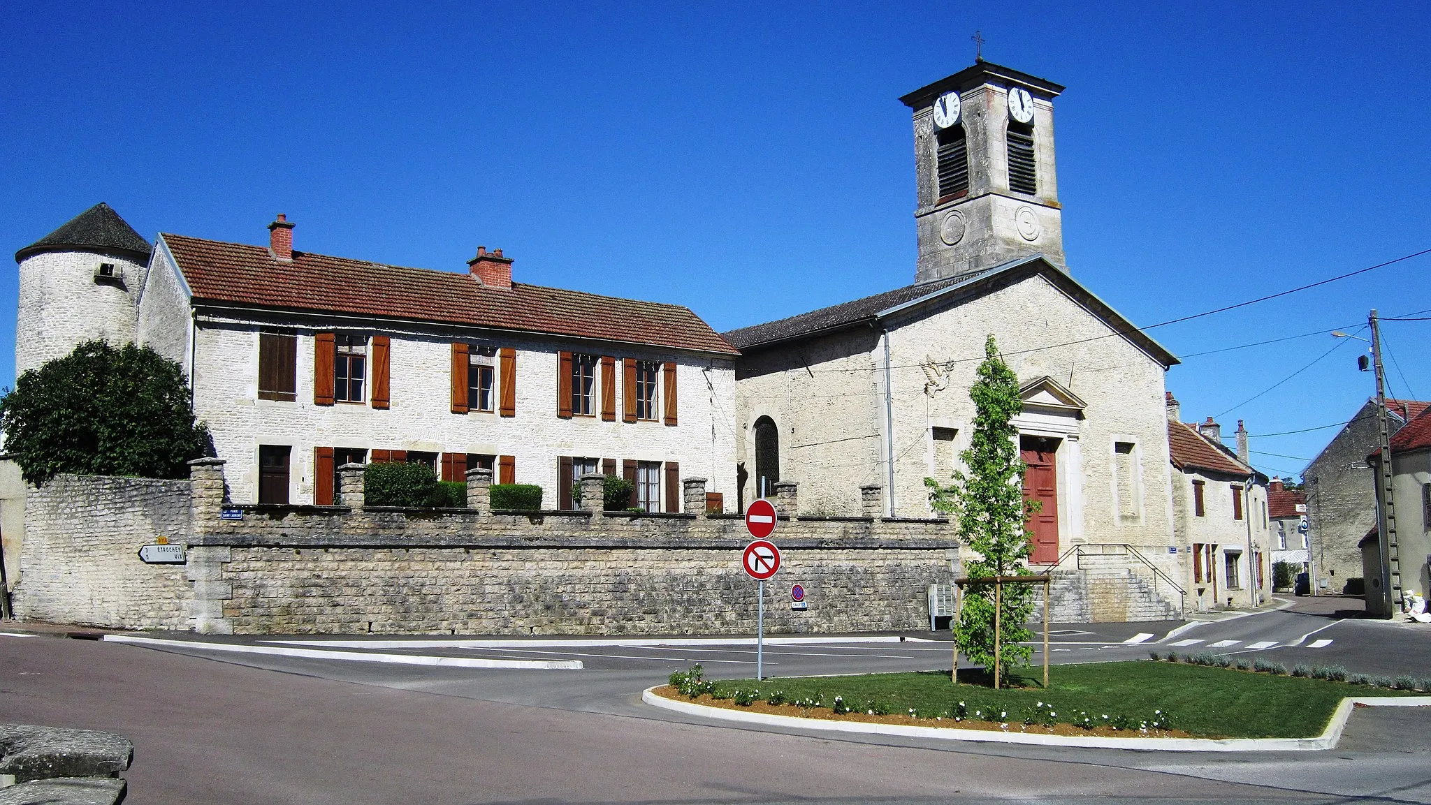 Photo showing: Eglise de Sainte-Colombe-sur-Seine