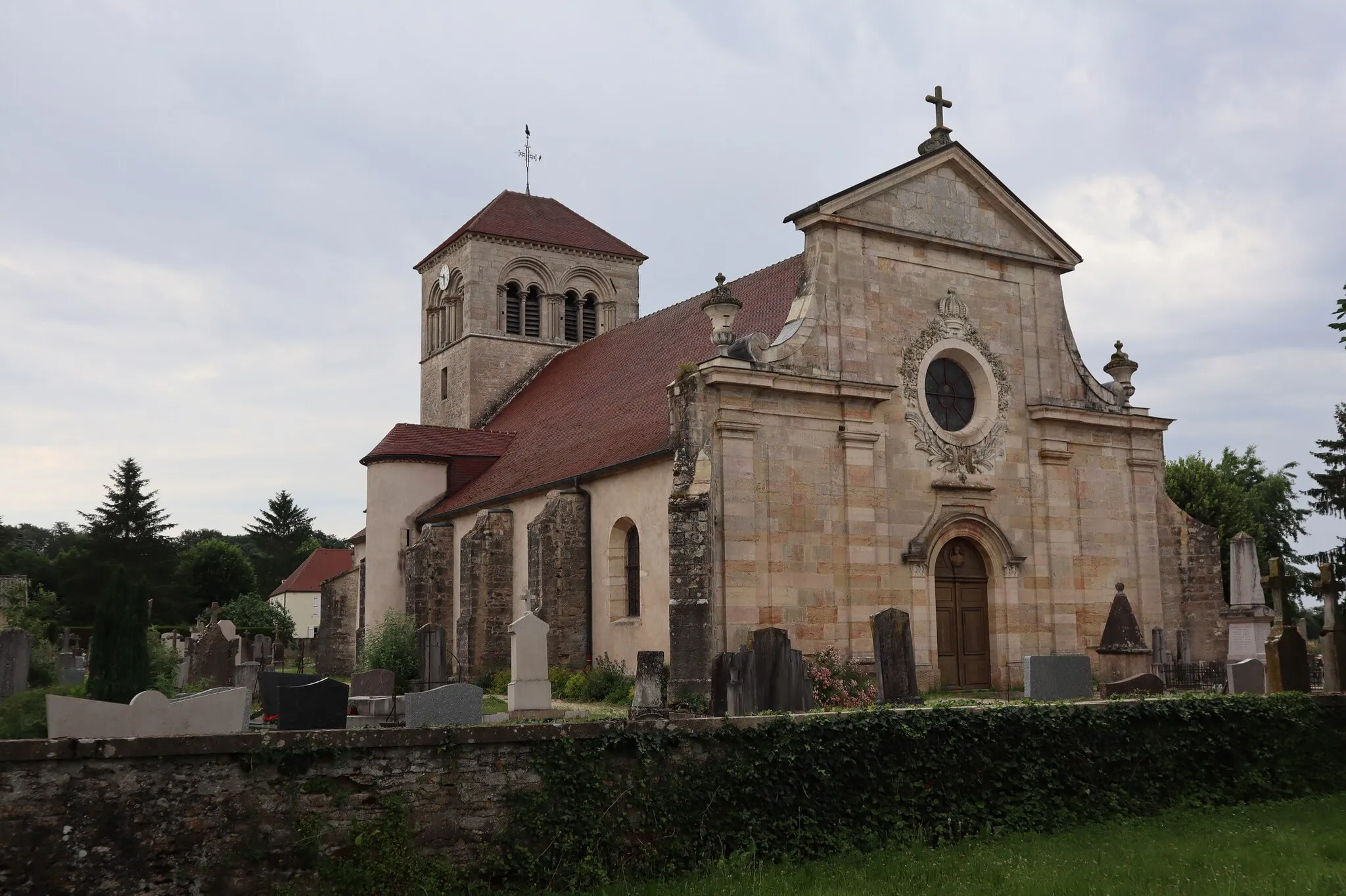 Photo showing: Extérieur de l'église de l'Assomption à Argilly (21).