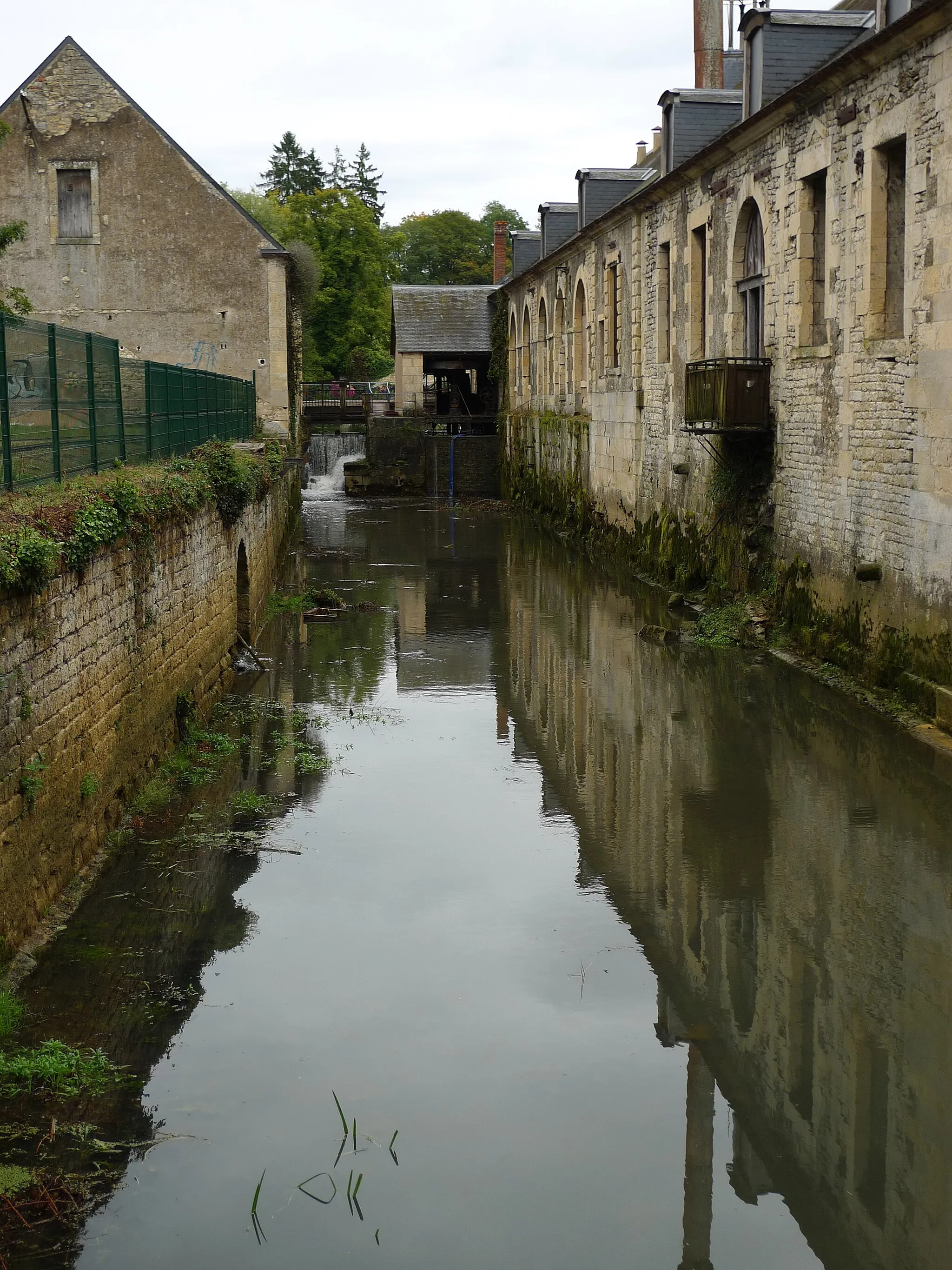 Photo showing: This building is indexed in the base Mérimée, a database of architectural heritage maintained by the French Ministry of Culture, under the reference PA00112901 .