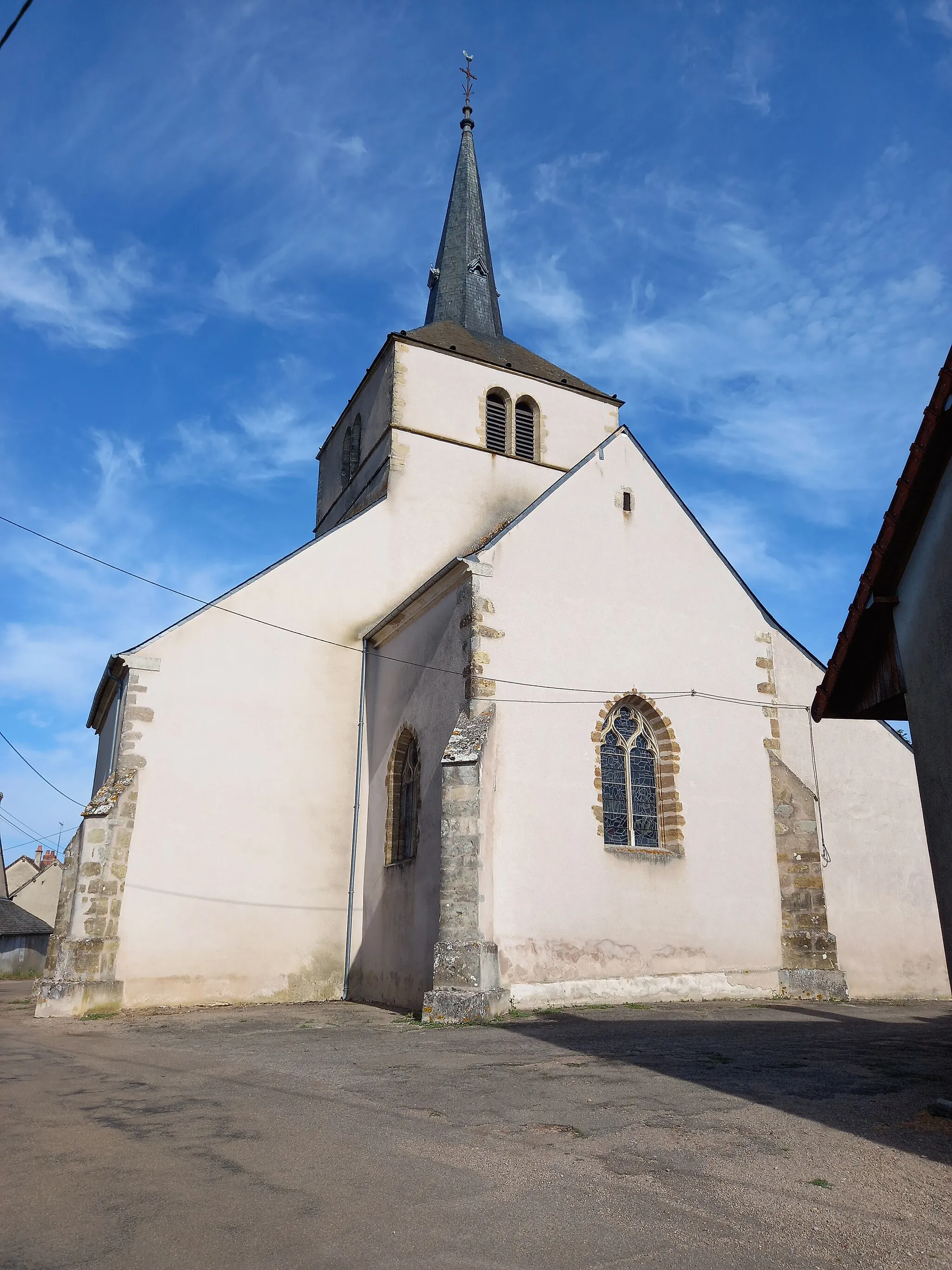 Photo showing: église Saint-Pierre de Montapas (église située dans la Nièvre, en France)