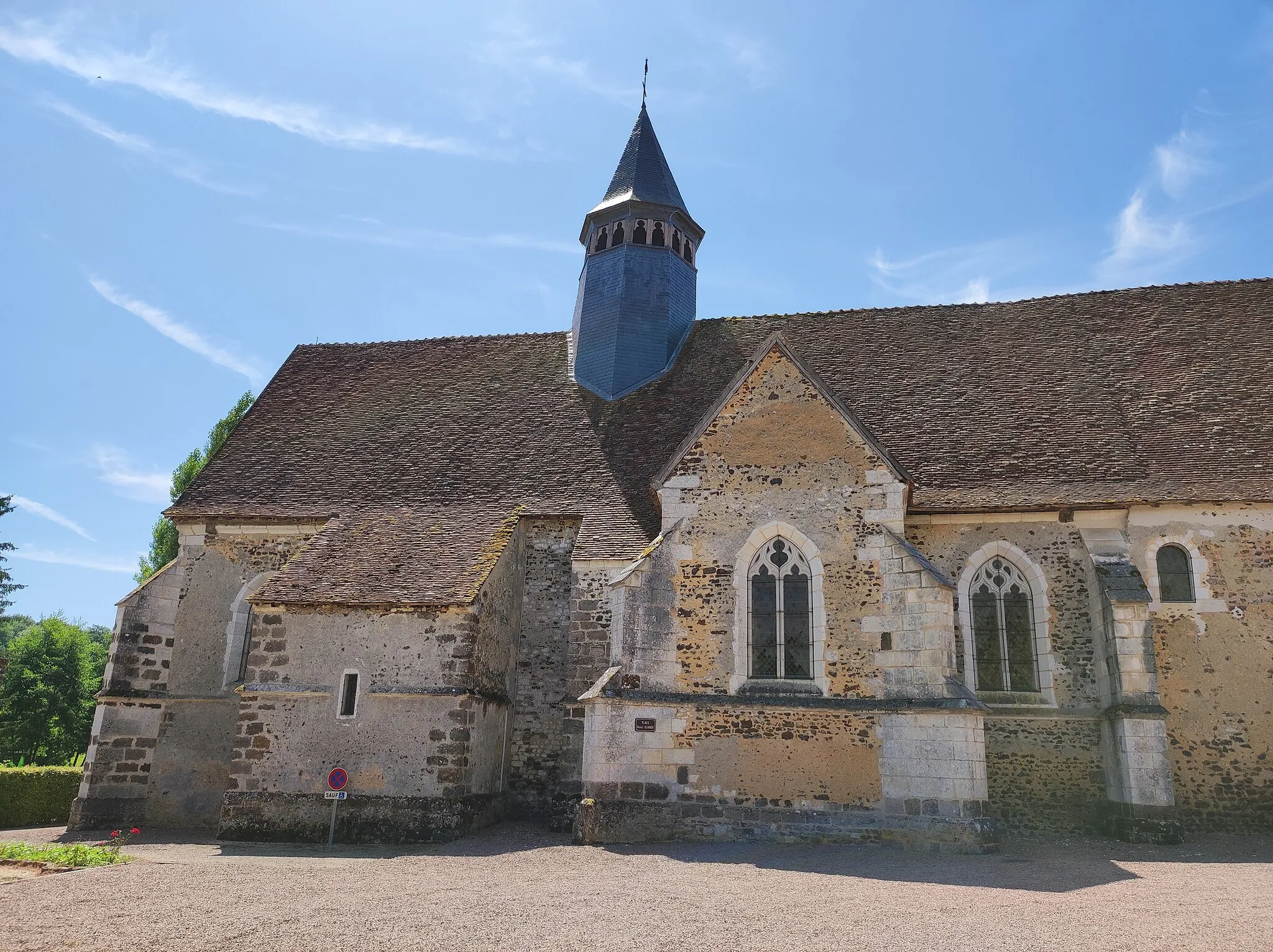 Photo showing: Église Saint-Pierre-et-Saint-Paul de Moutiers-en-Puisaye, Moutiers-en-Puisaye, Yonne, Bourgogne, France