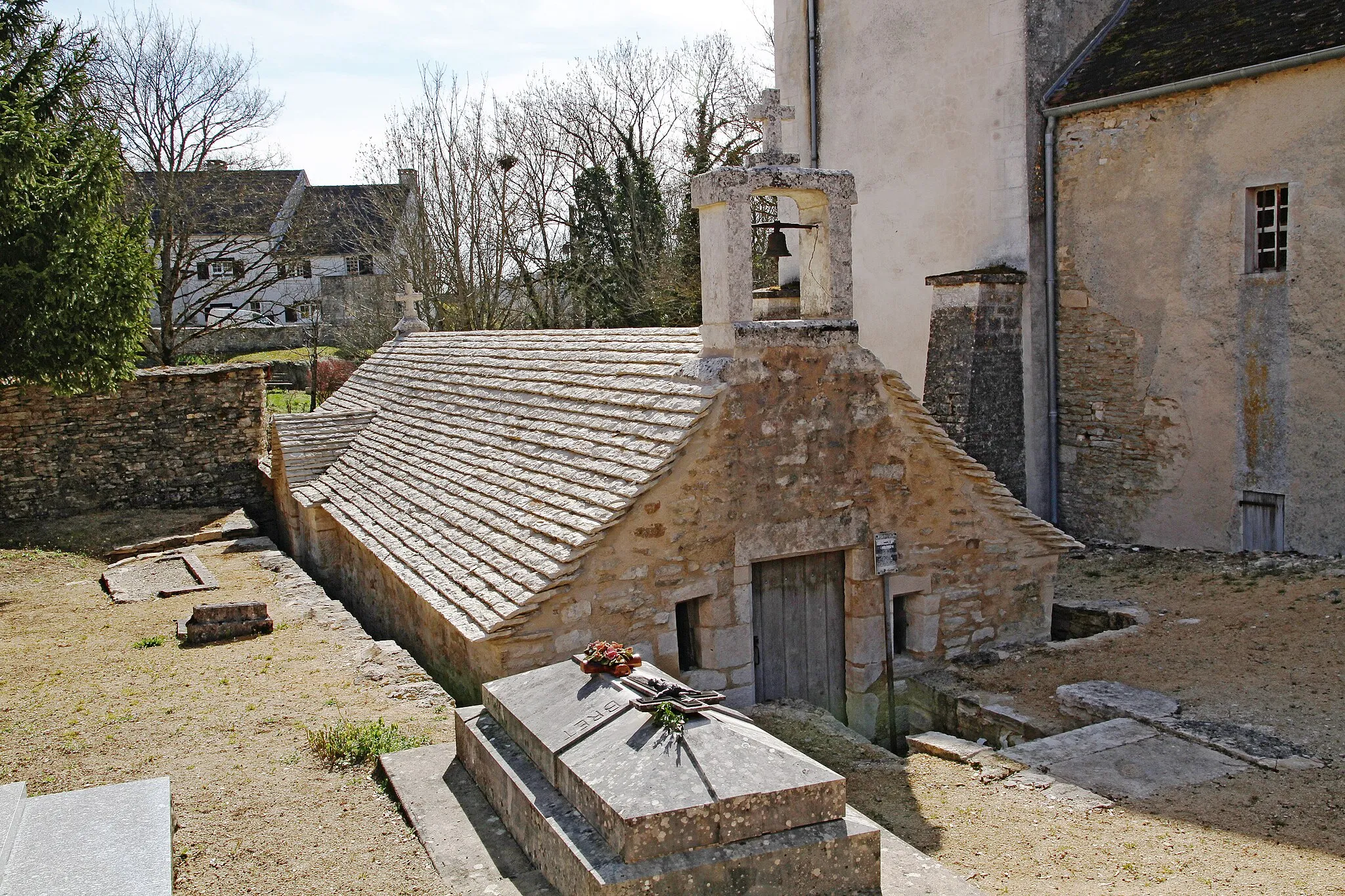 Photo showing: Chapelle Saint-Frodulphe dans le cimetière de Barjon
