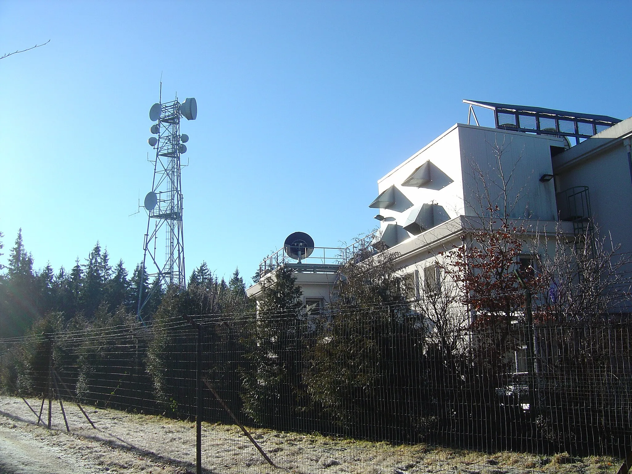 Photo showing: Antenne au Sommet du Haut-Folin (901m)