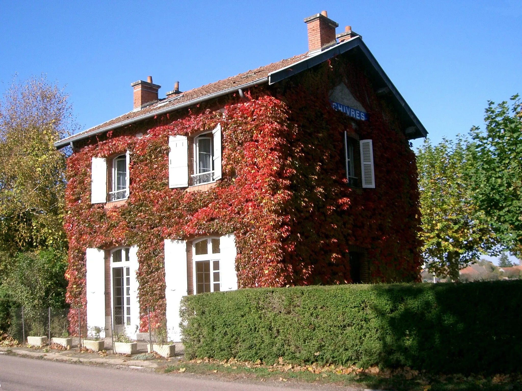 Photo showing: Ancienne gare PLM de Chivres en Côte d'Or (France)